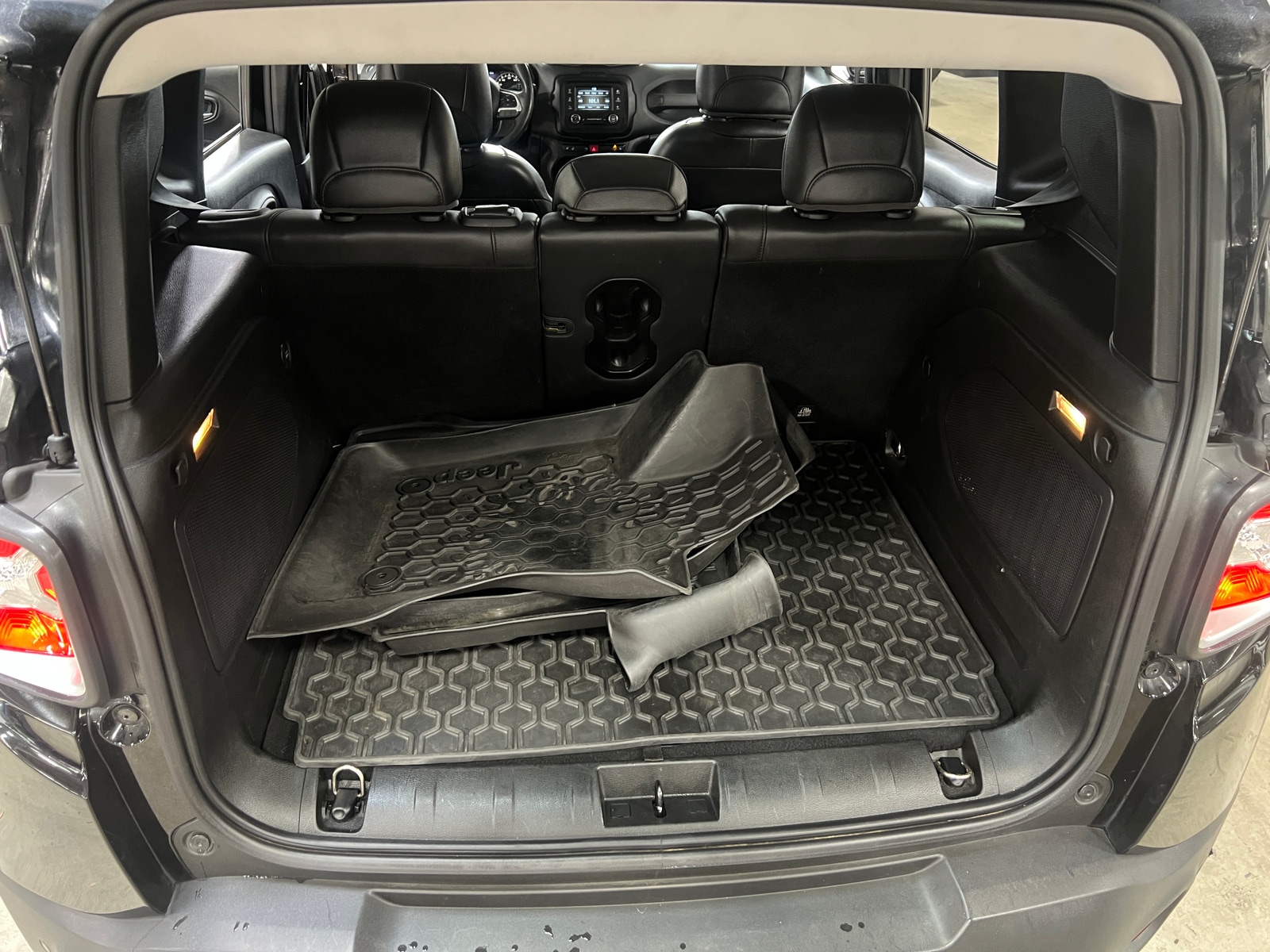 Thumbnail: 2015 Jeep Renegade - 6