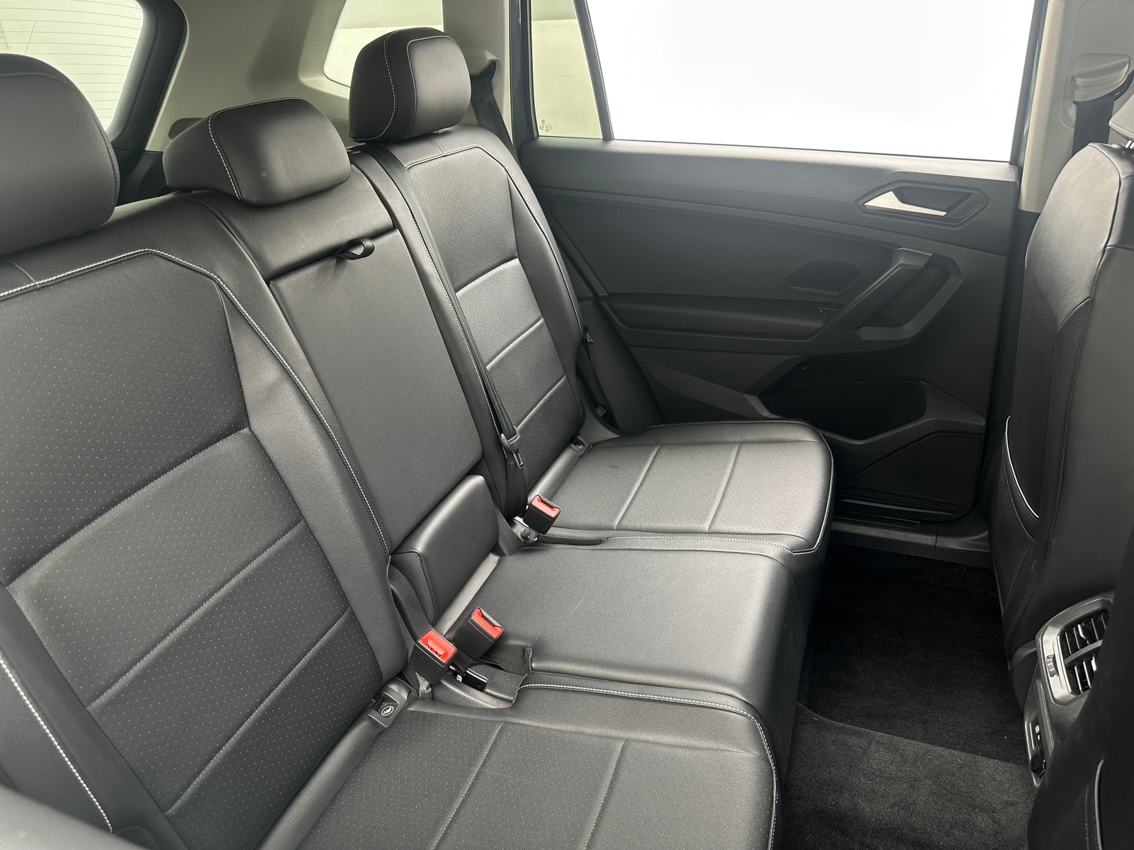 Thumbnail: 2021 Volkswagen Tiguan - 5