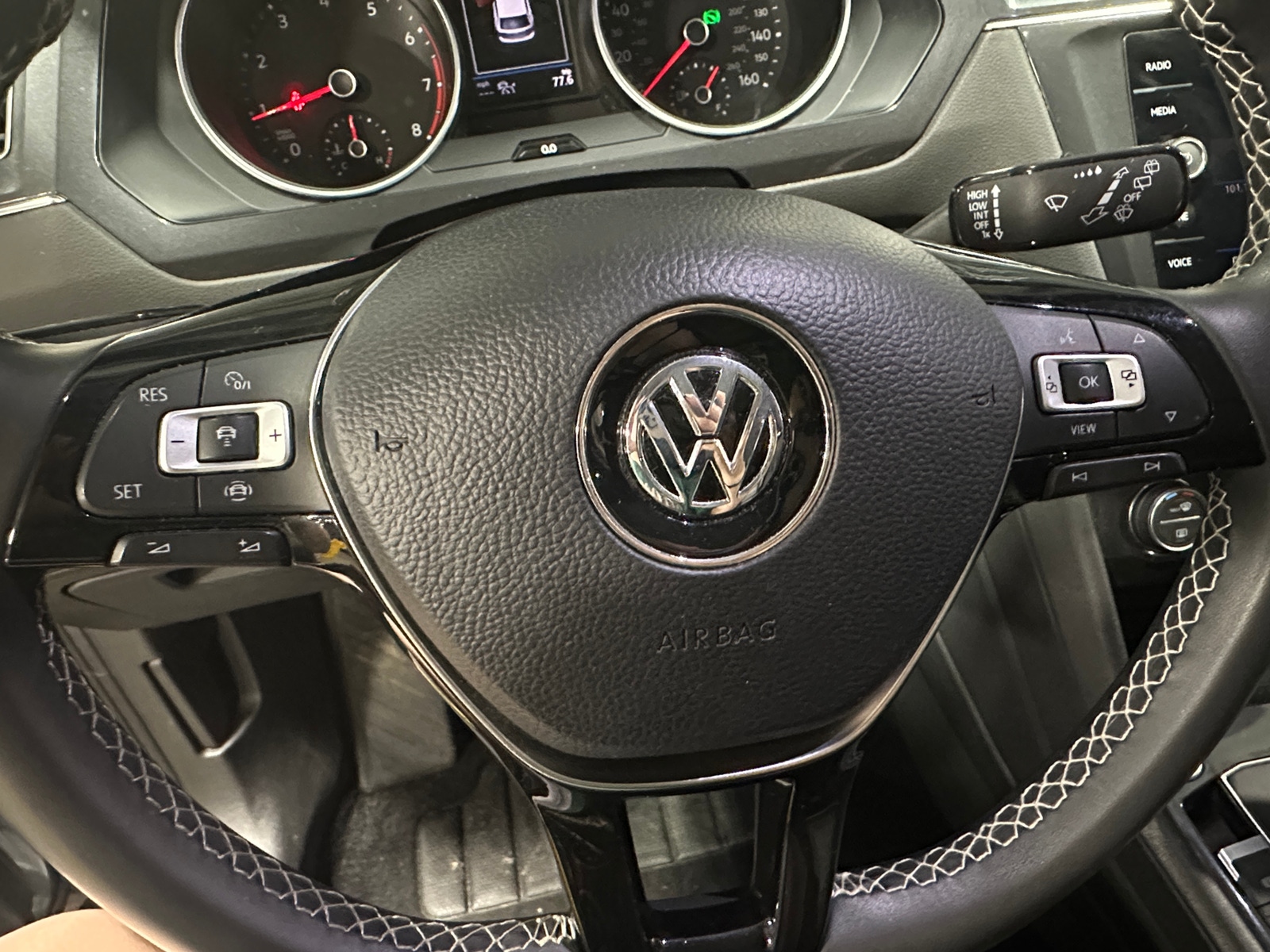 Thumbnail: 2021 Volkswagen Tiguan - 4