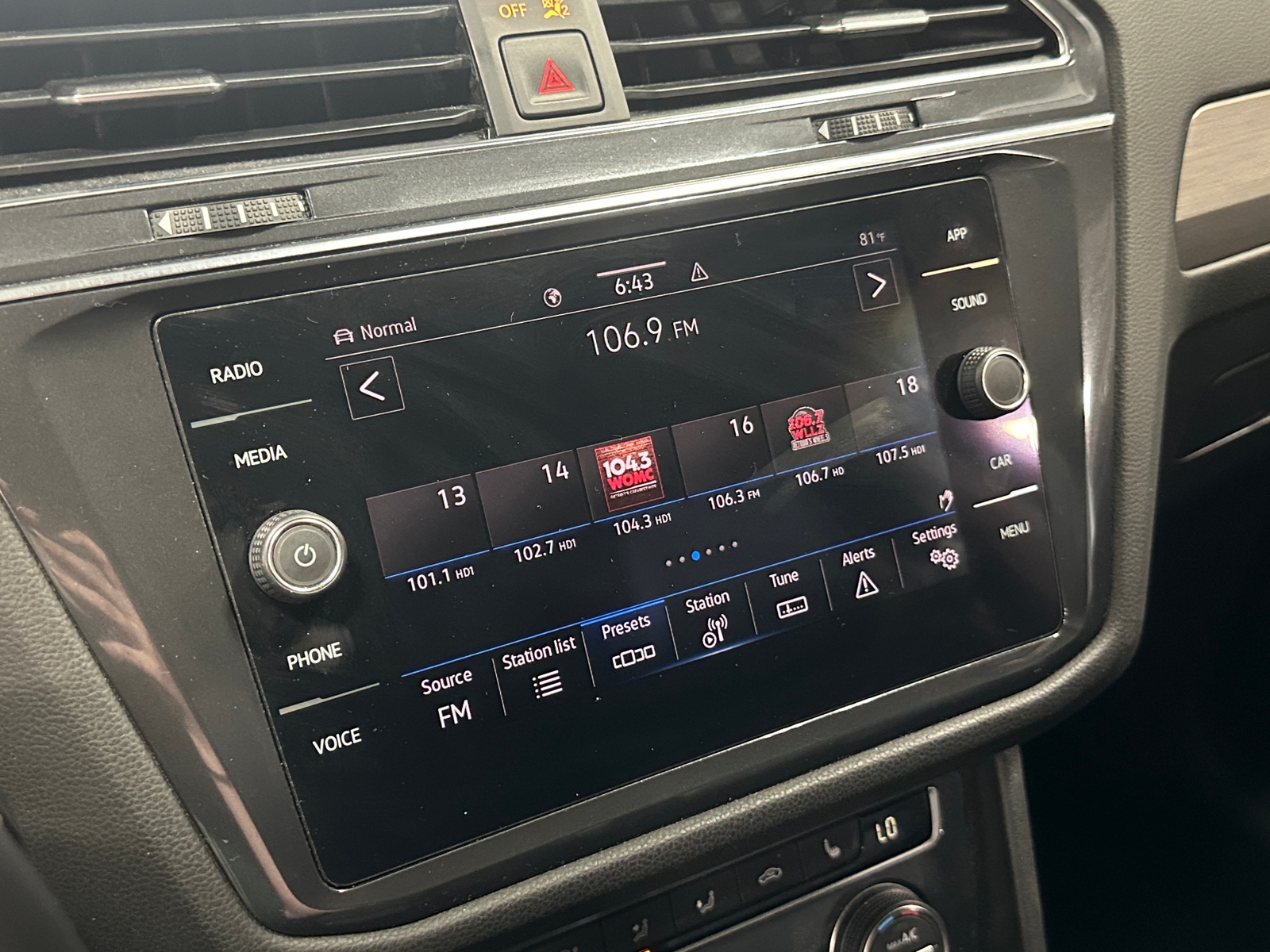 Thumbnail: 2021 Volkswagen Tiguan - 3