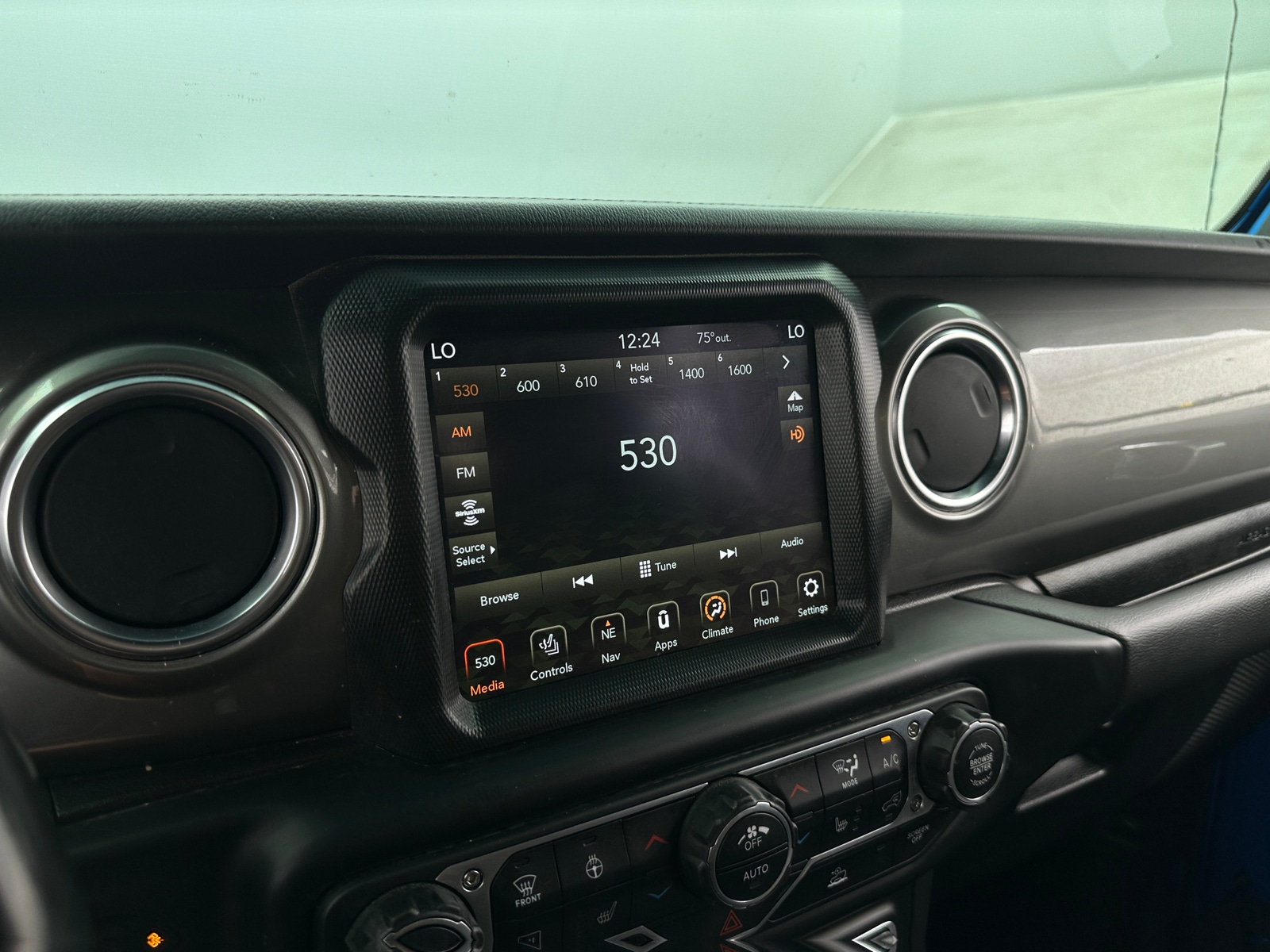 Thumbnail: 2022 Jeep Gladiator - 4