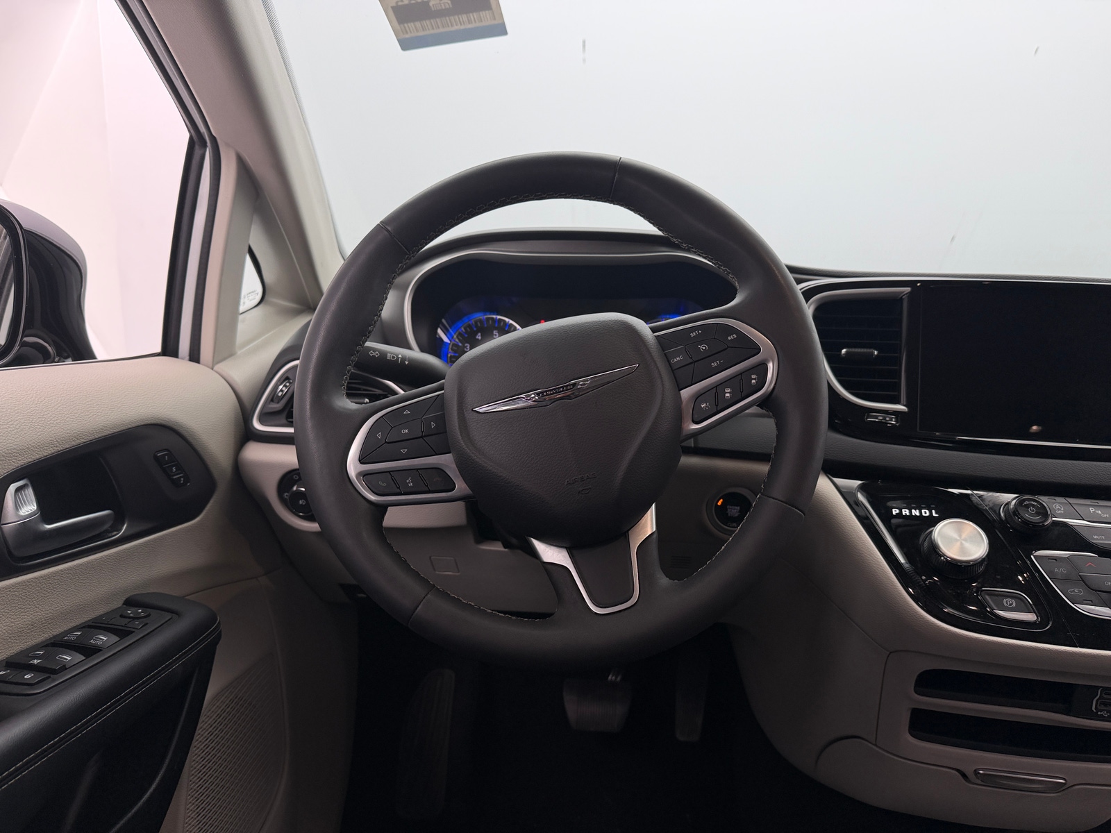 Thumbnail: 2024 Chrysler Pacifica - 4
