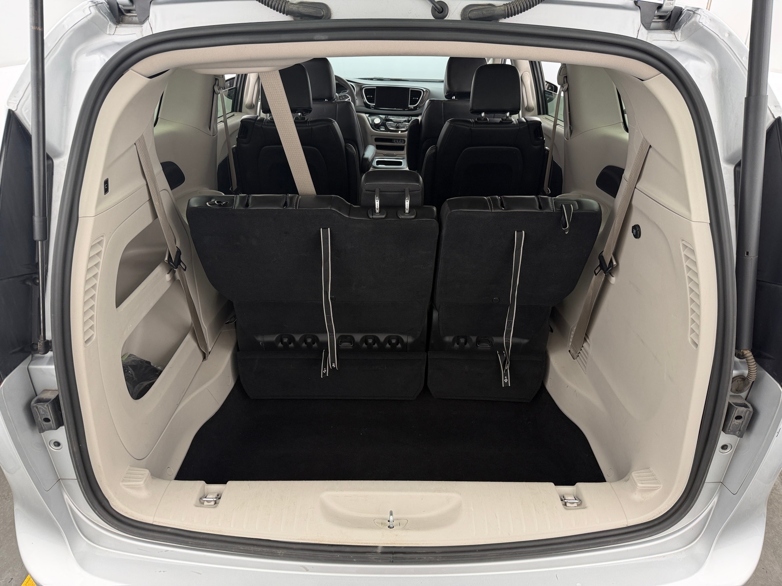 Thumbnail: 2024 Chrysler Pacifica - 6