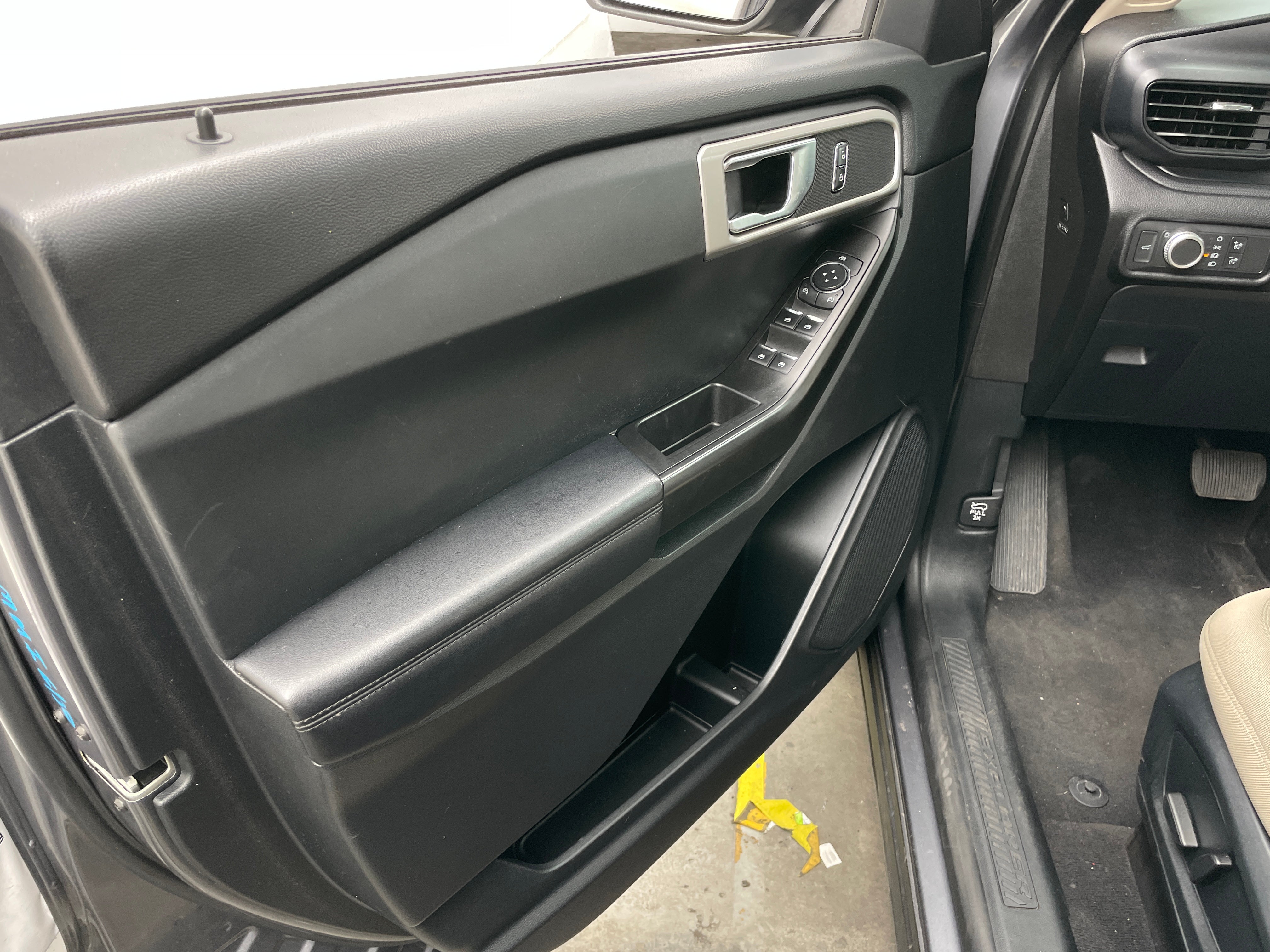 2021 Ford Explorer Base - Photo 11