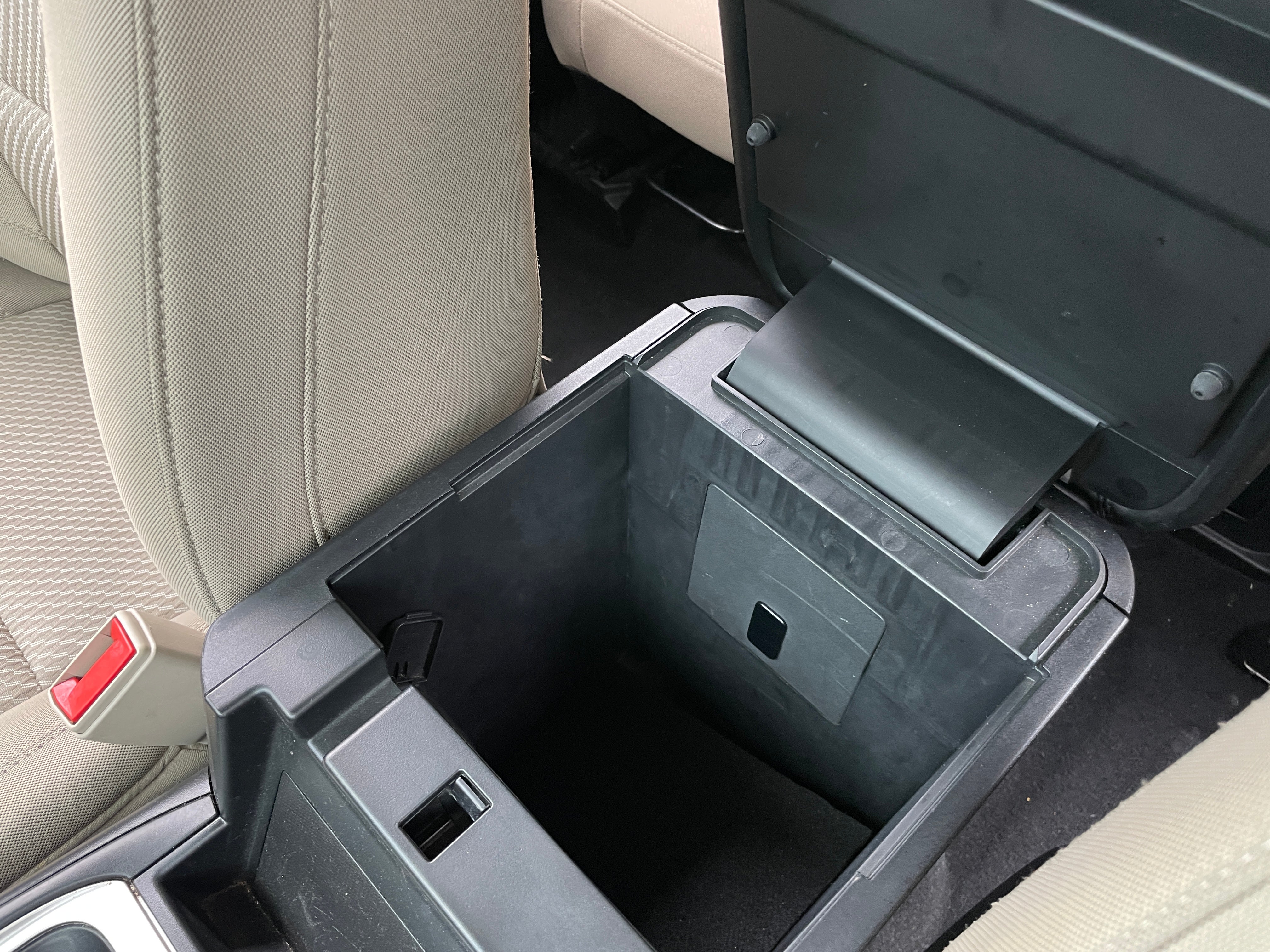 2021 Ford Explorer Base - Photo 17