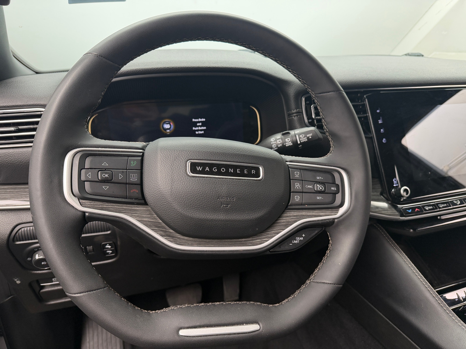 Thumbnail: 2022 Jeep Wagoneer - 4