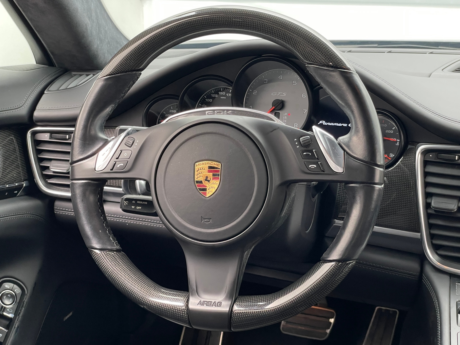 Thumbnail: 2016 Porsche Panamera - 4