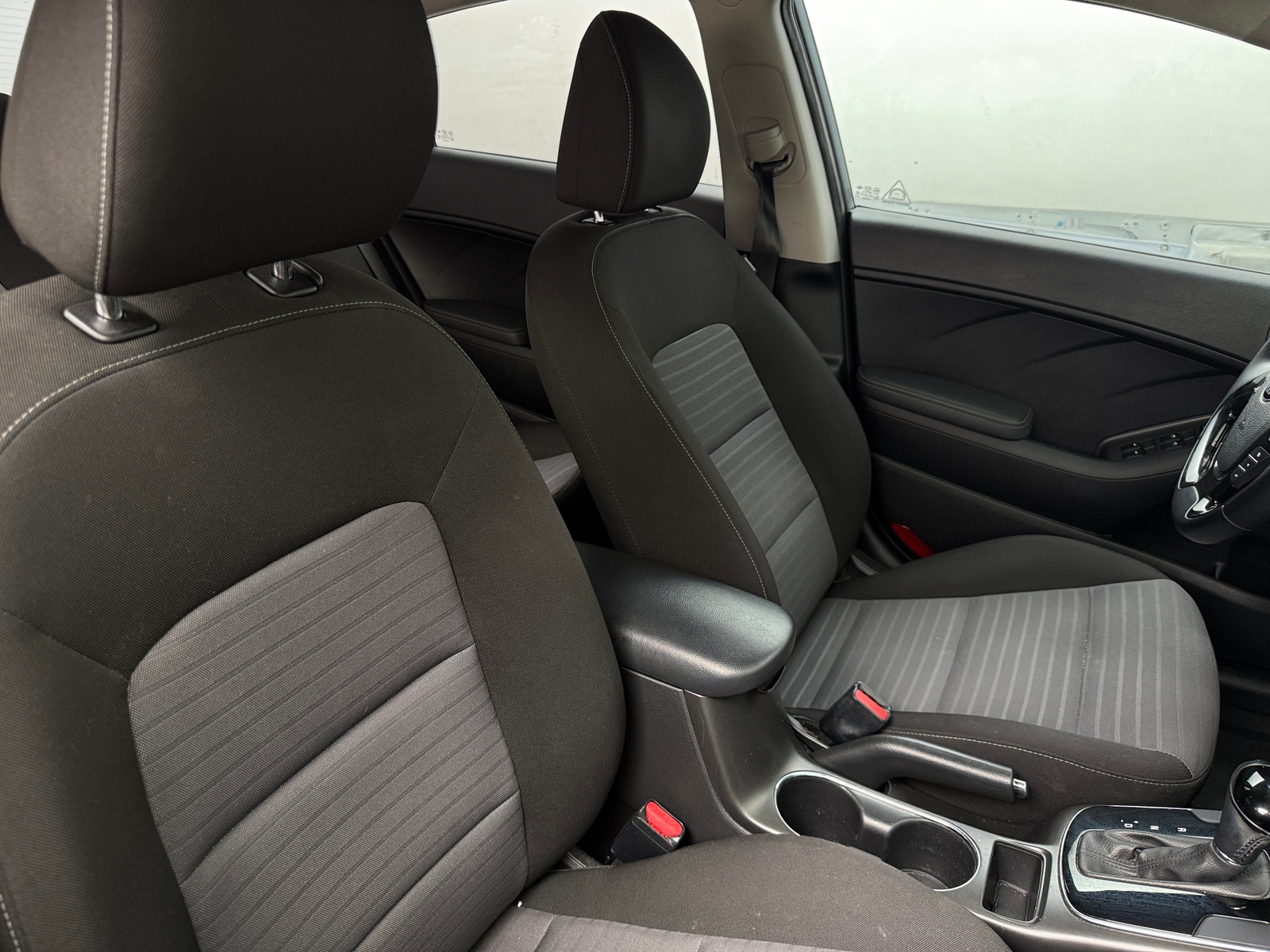 Thumbnail: 2017 Kia Forte - 2