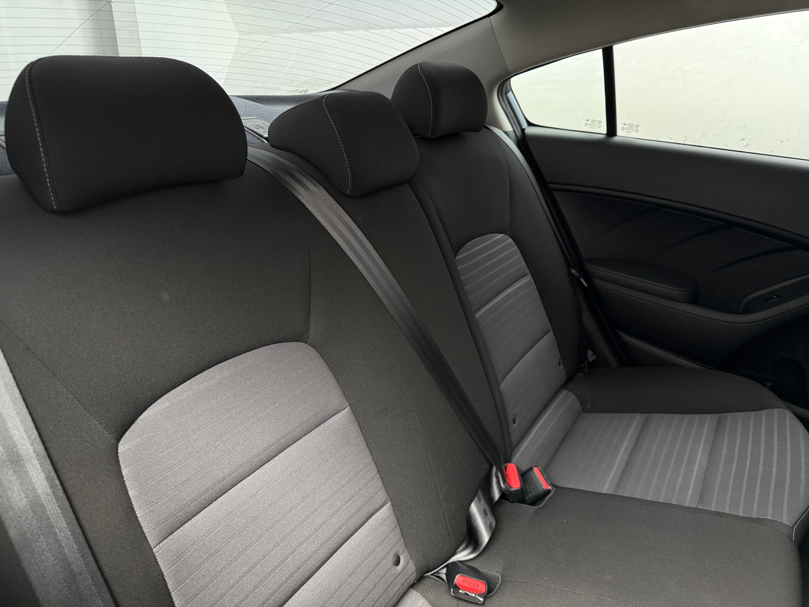 Thumbnail: 2017 Kia Forte - 6