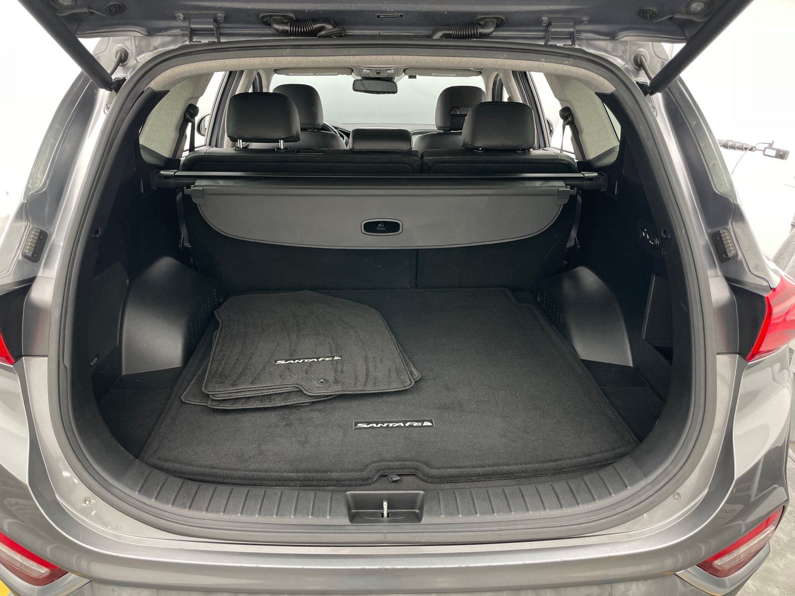 Thumbnail: 2019 Hyundai Santa Fe - 6