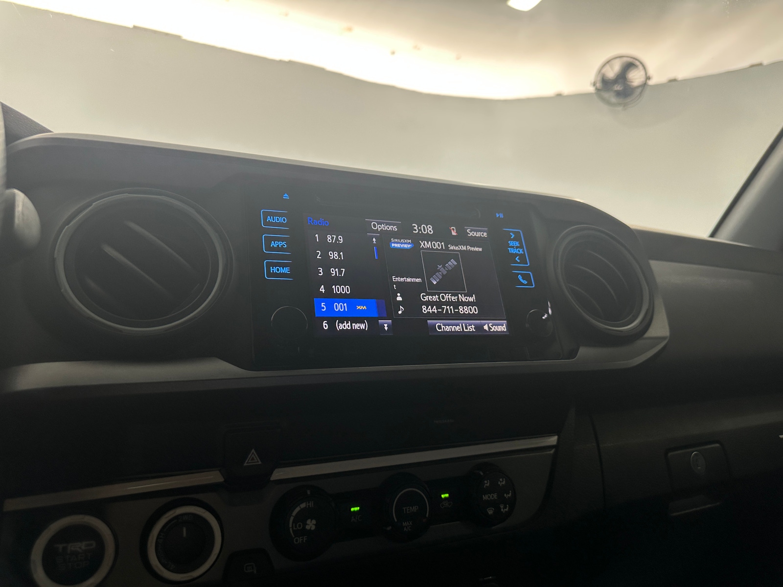 Thumbnail: 2019 Toyota Tacoma - 4