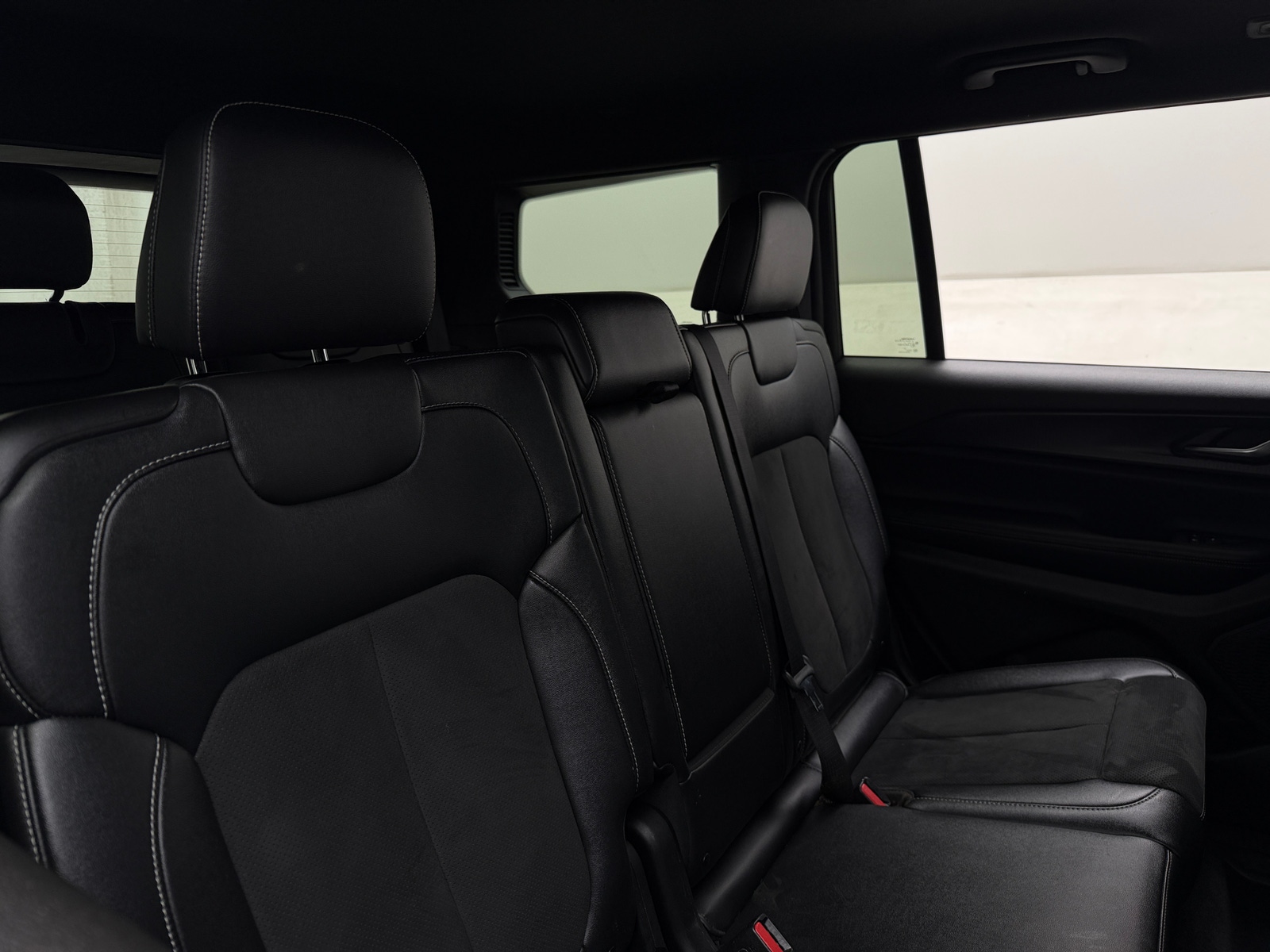 Thumbnail: 2024 Jeep Grand Cherokee L - 5