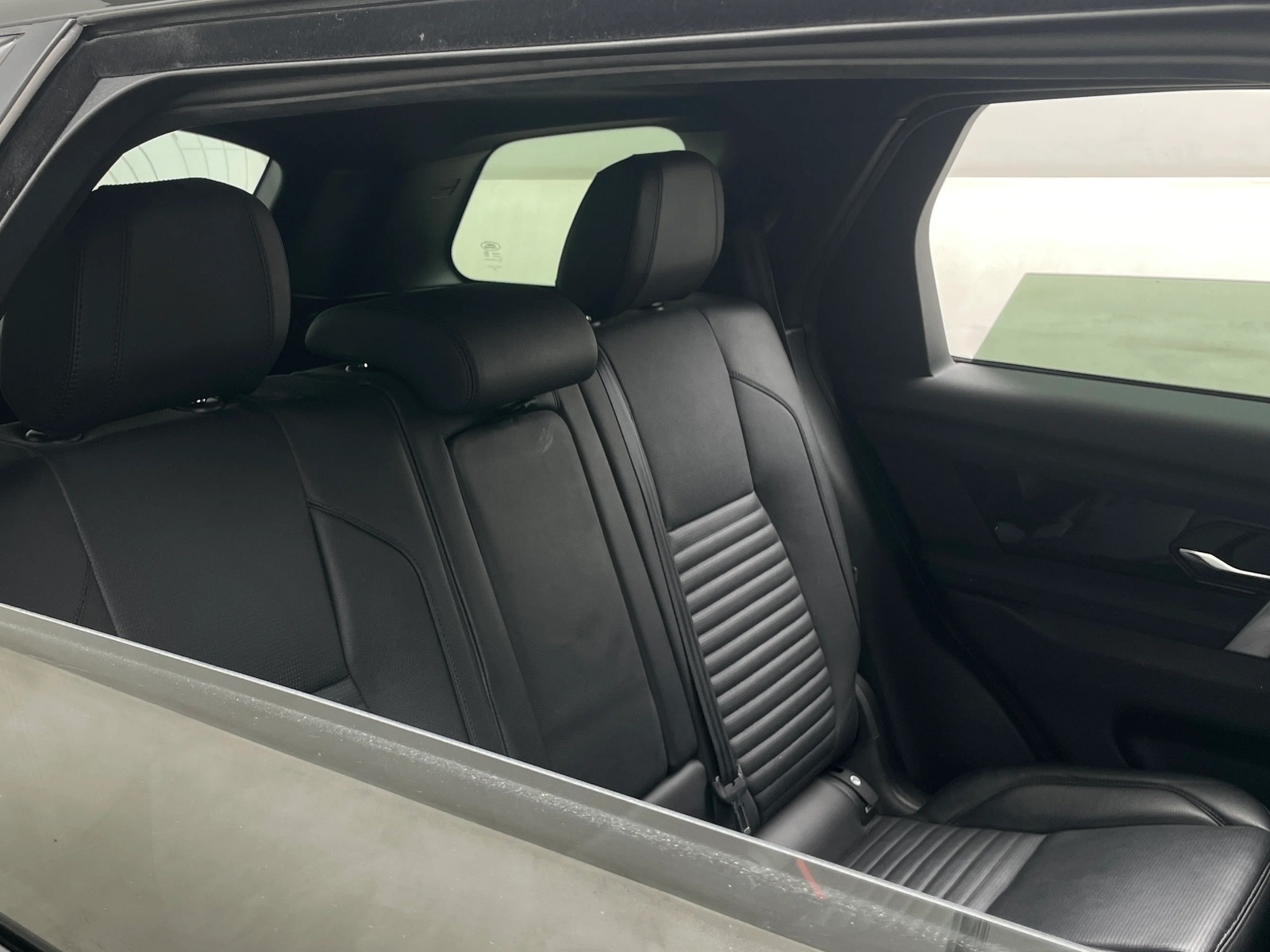 Thumbnail: 2021 Land Rover Discovery Sport - 5