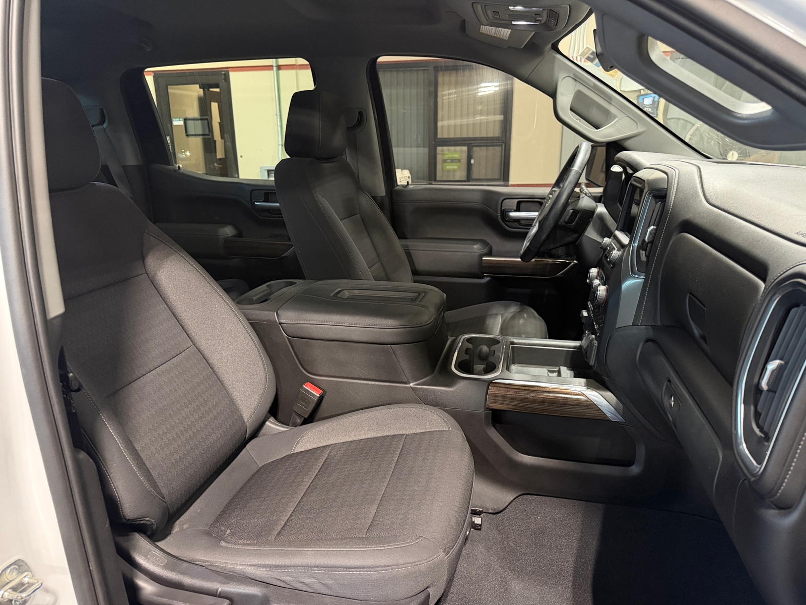 Thumbnail: 2021 Chevrolet Silverado 1500 - 2