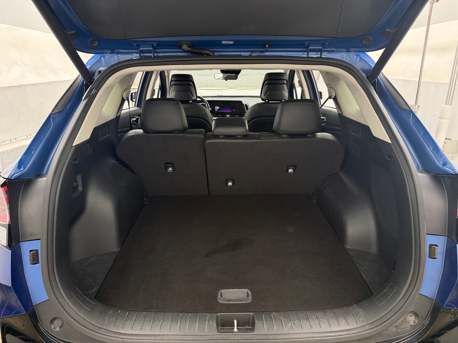 Thumbnail: 2023 Kia Sportage - 6
