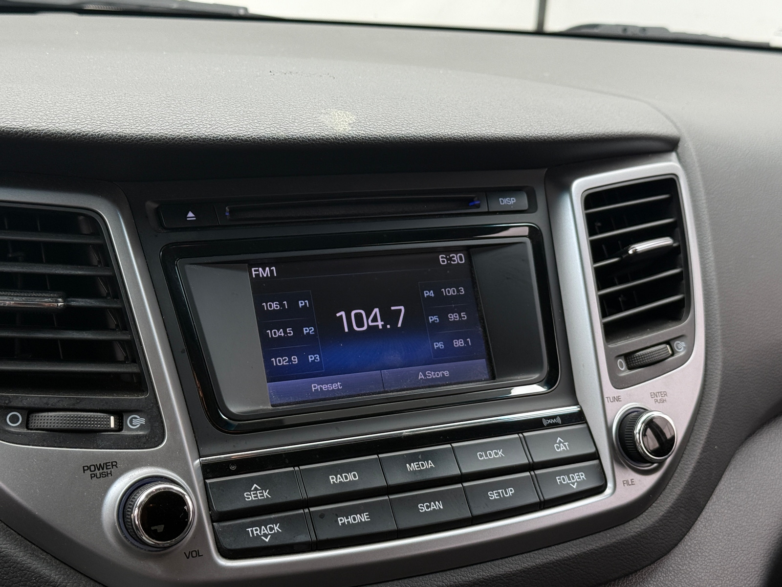 Thumbnail: 2016 Hyundai Tucson - 4