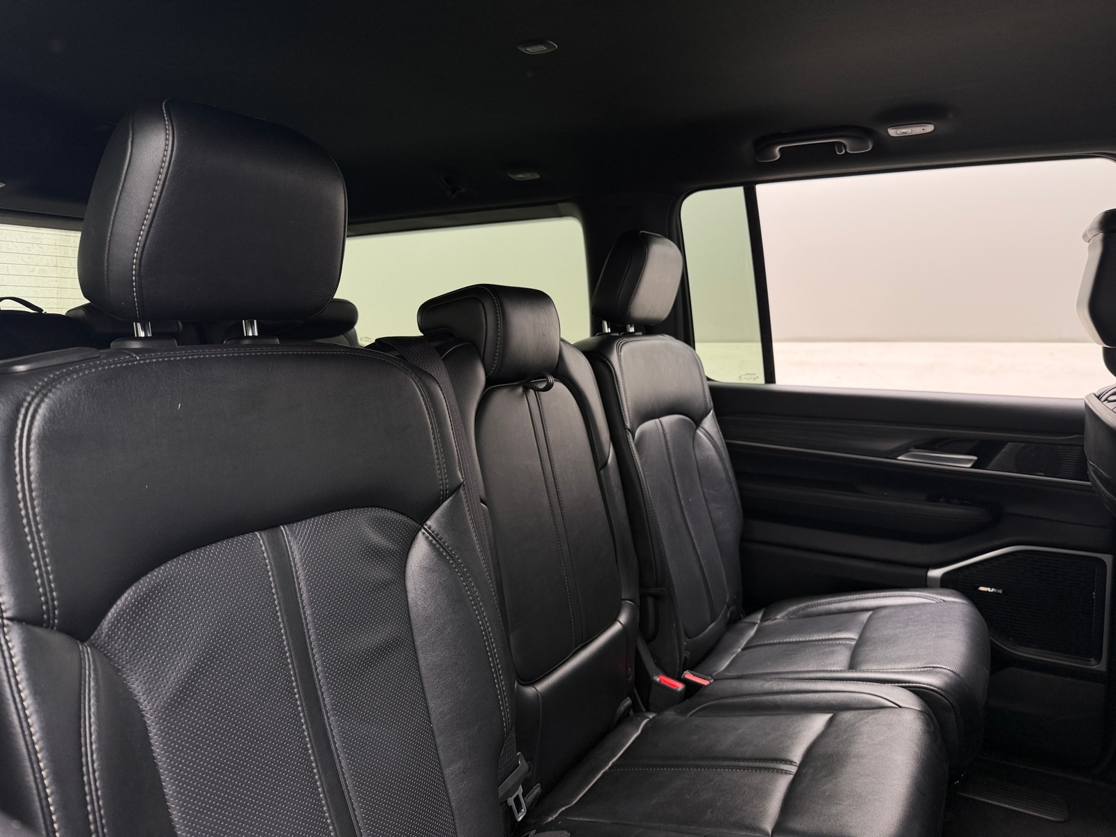 Thumbnail: 2024 Jeep Wagoneer - 5