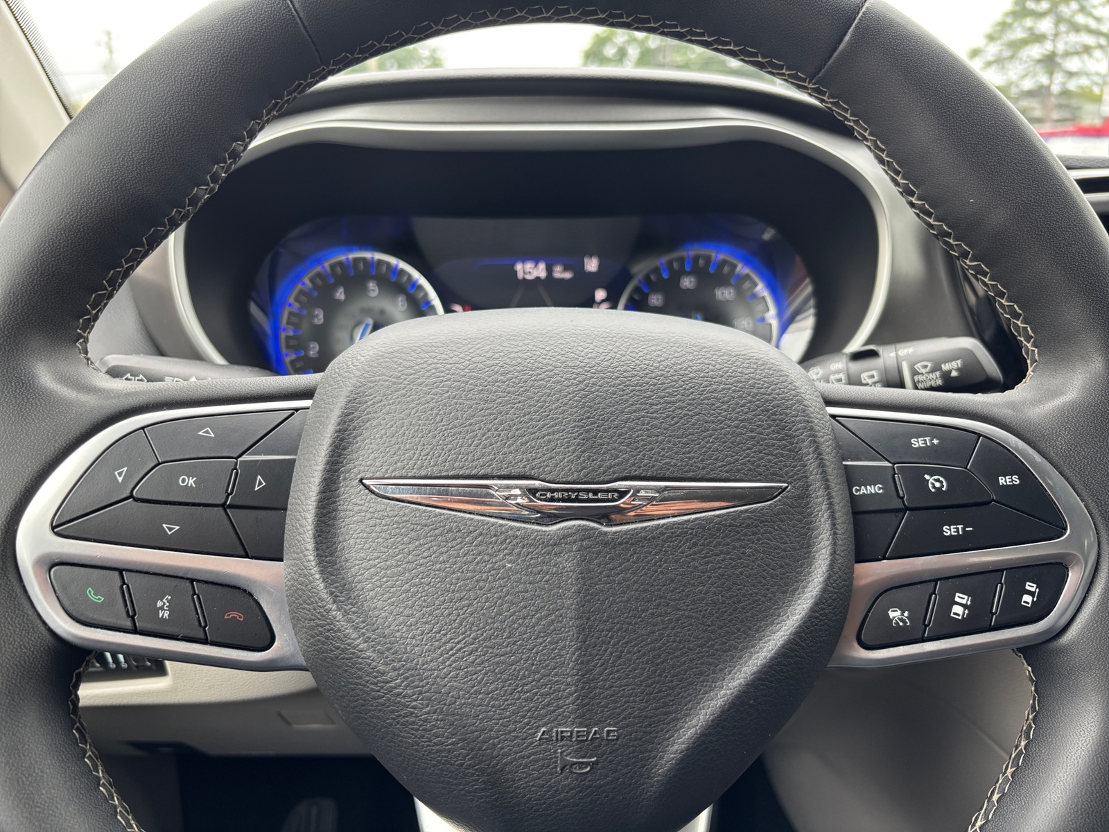 Thumbnail: 2022 Chrysler Pacifica - 5