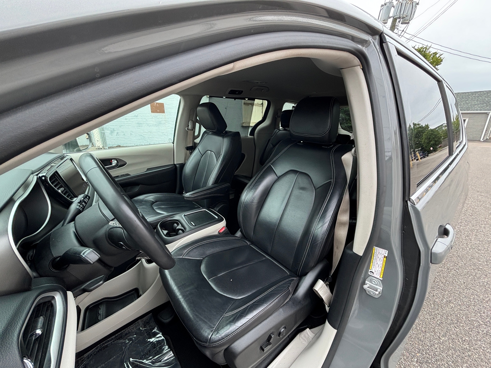 Thumbnail: 2022 Chrysler Pacifica - 2