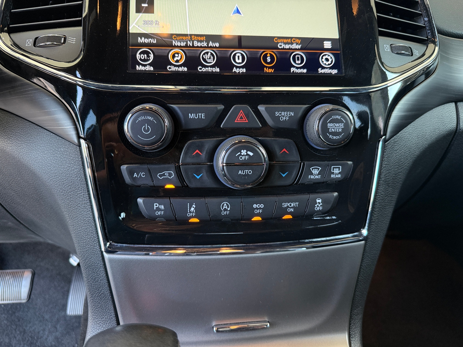 Thumbnail: 2022 Jeep Grand Cherokee - 3