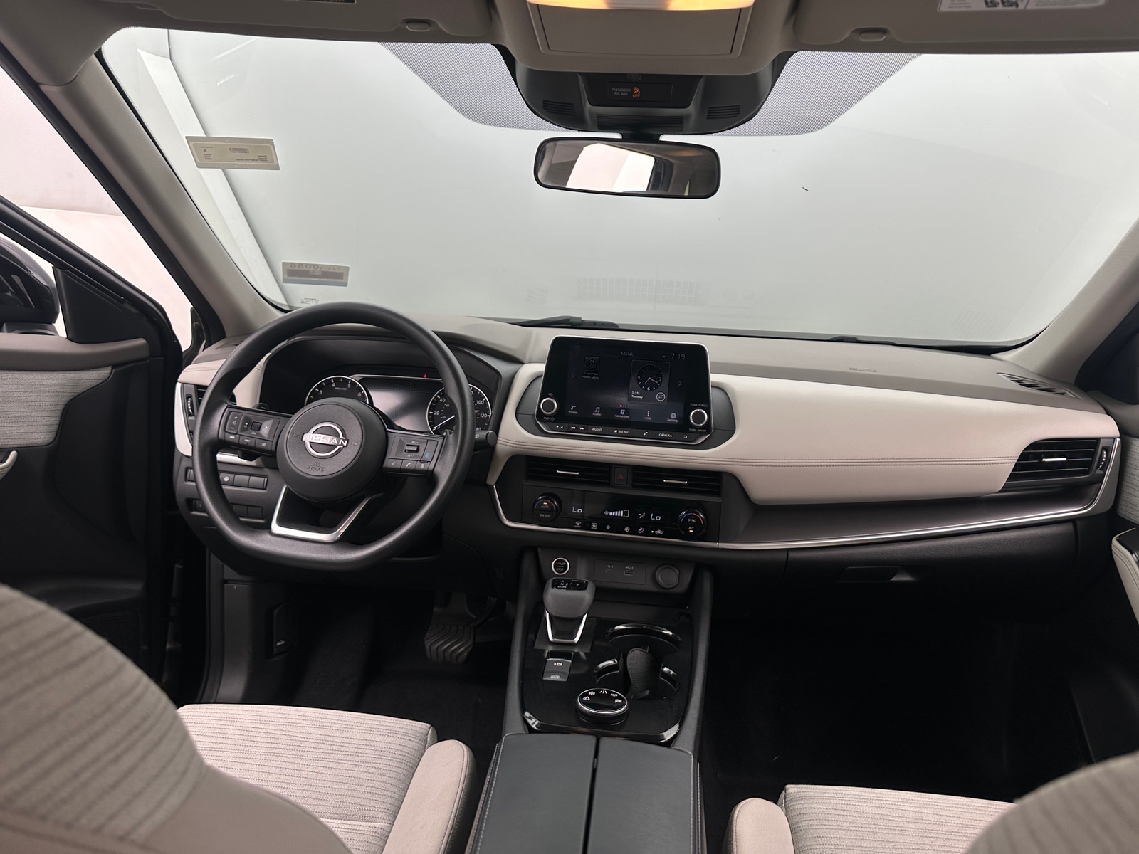 Thumbnail: 2023 Nissan Rogue - 3
