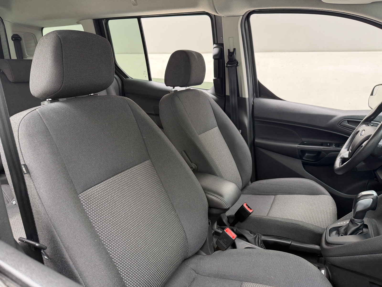 Thumbnail: 2017 Ford Transit Series - 2