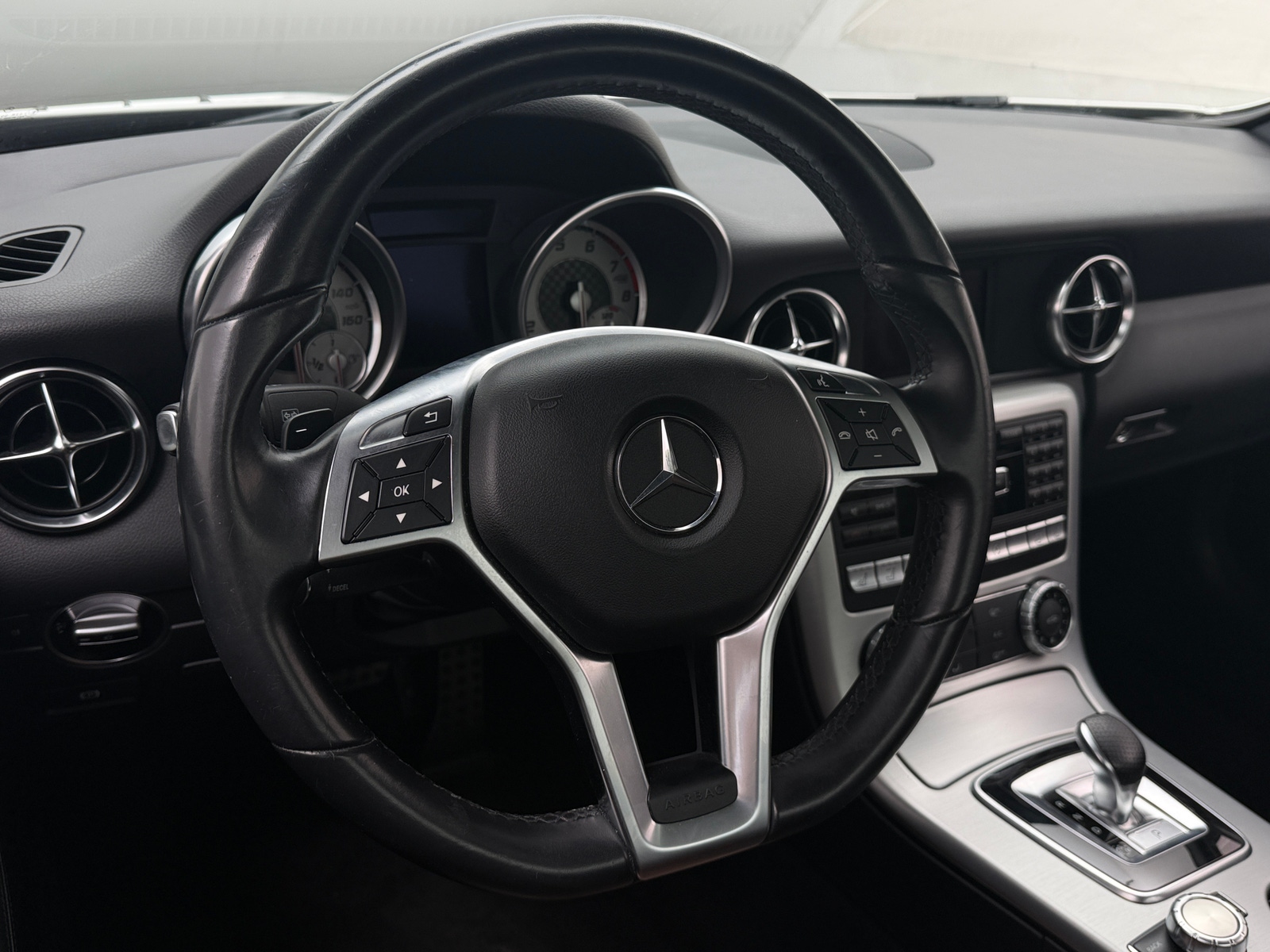 Thumbnail: 2016 Mercedes-Benz SLK - 3