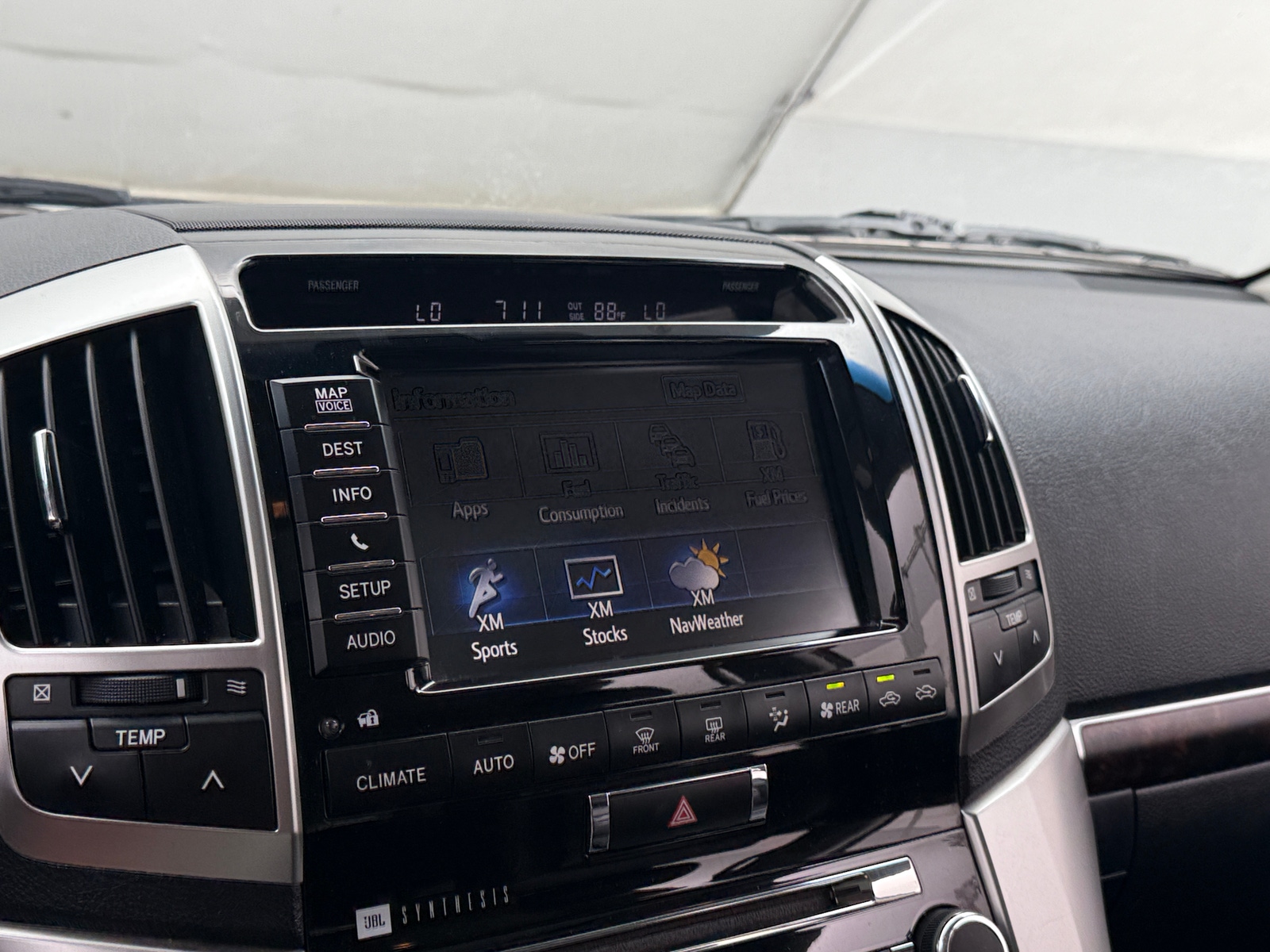 Thumbnail: 2015 Toyota Land Cruiser - 3
