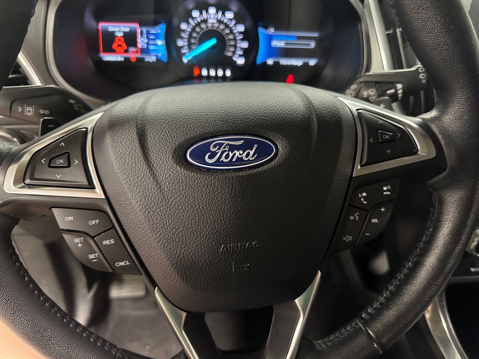 Thumbnail: 2023 Ford Edge - 4