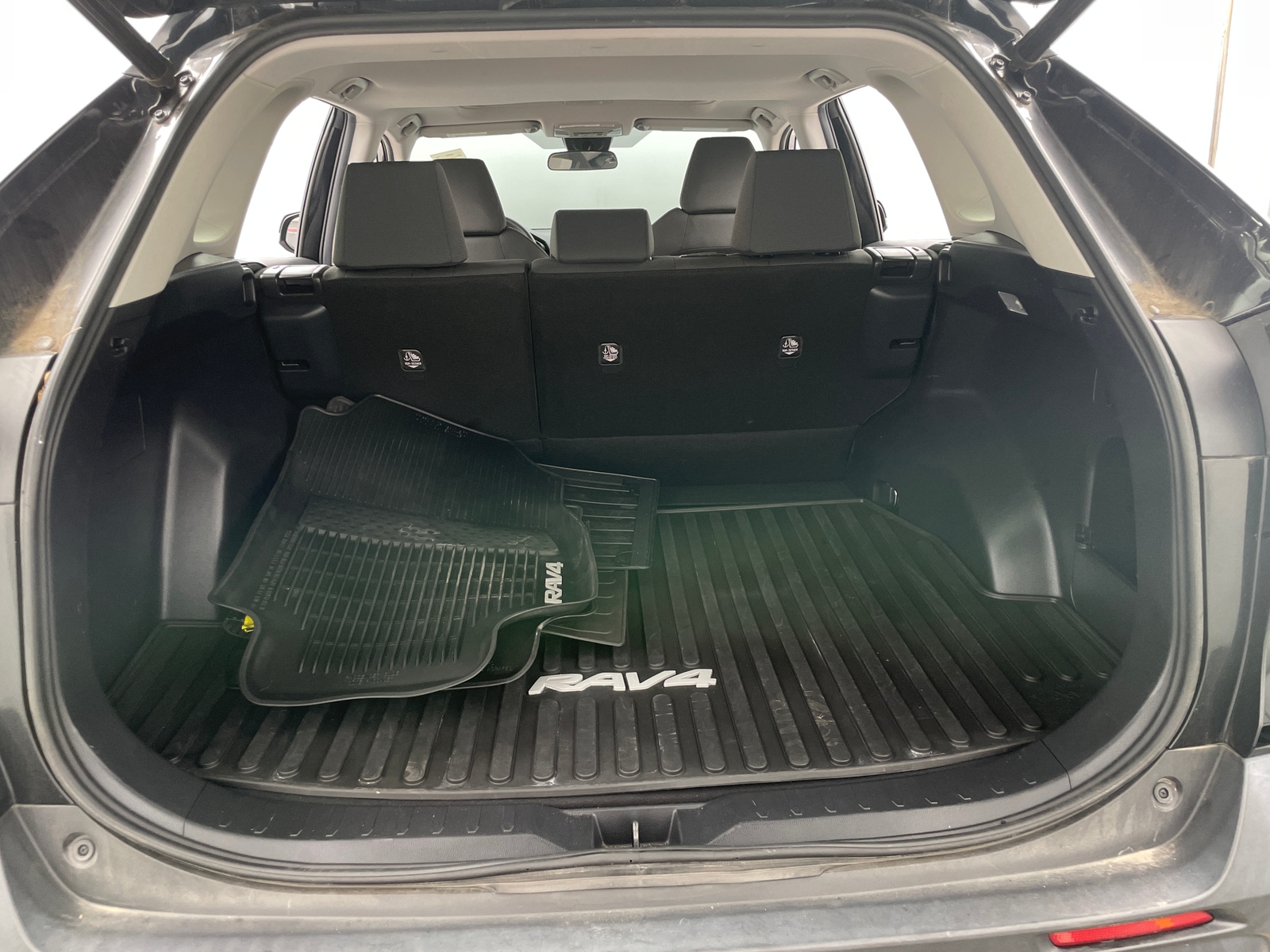 Thumbnail: 2019 Toyota RAV4 - 7