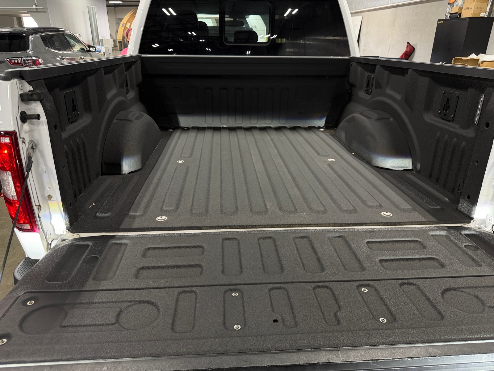 Thumbnail: 2019 Ford Econoline - 6