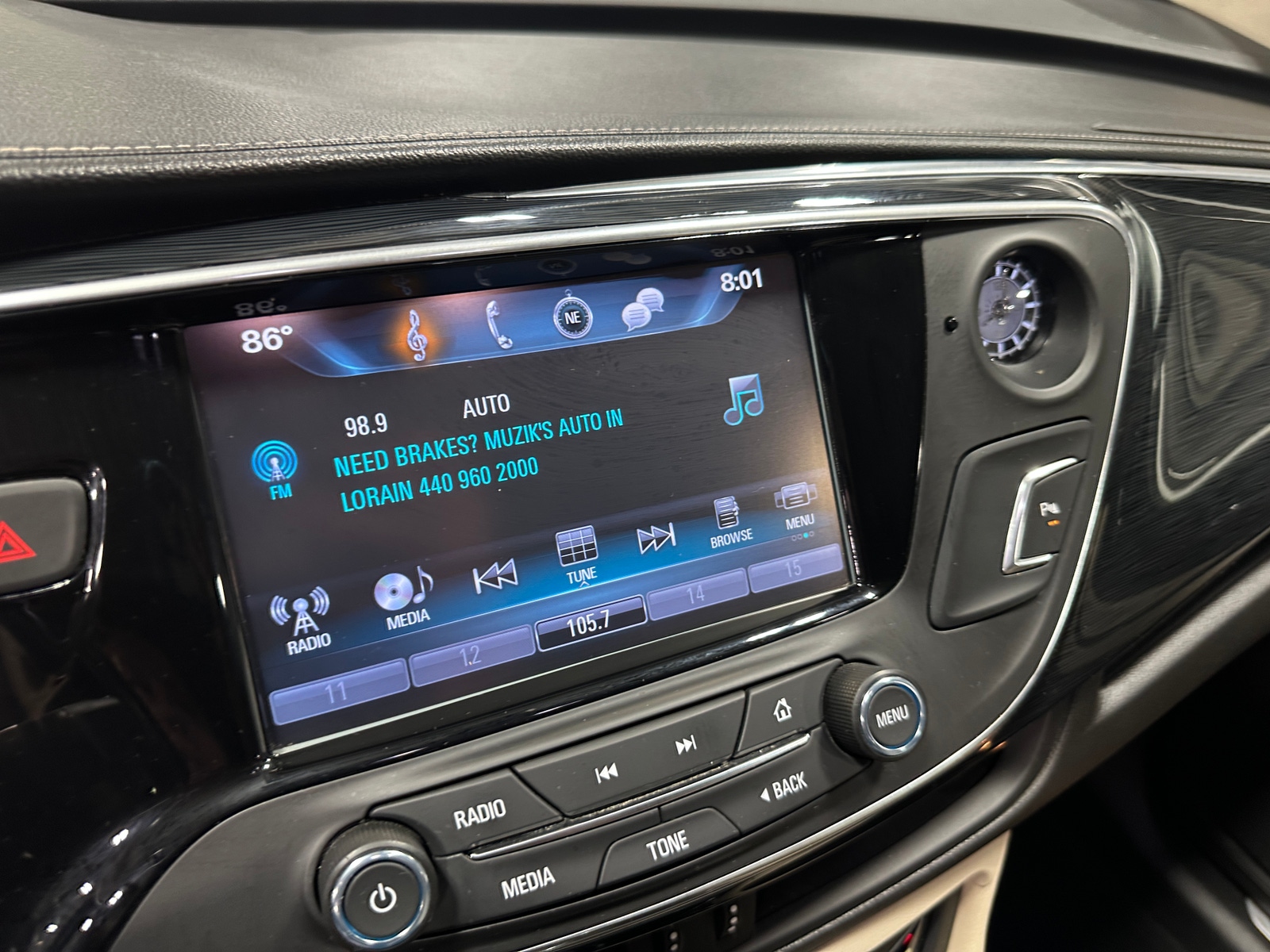 Thumbnail: 2017 Buick Envision - 3