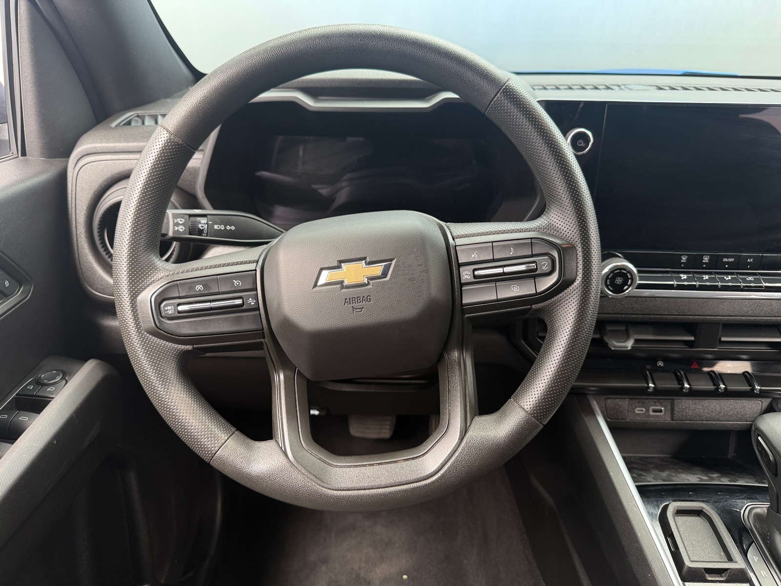 Thumbnail: 2024 Chevrolet Colorado - 5