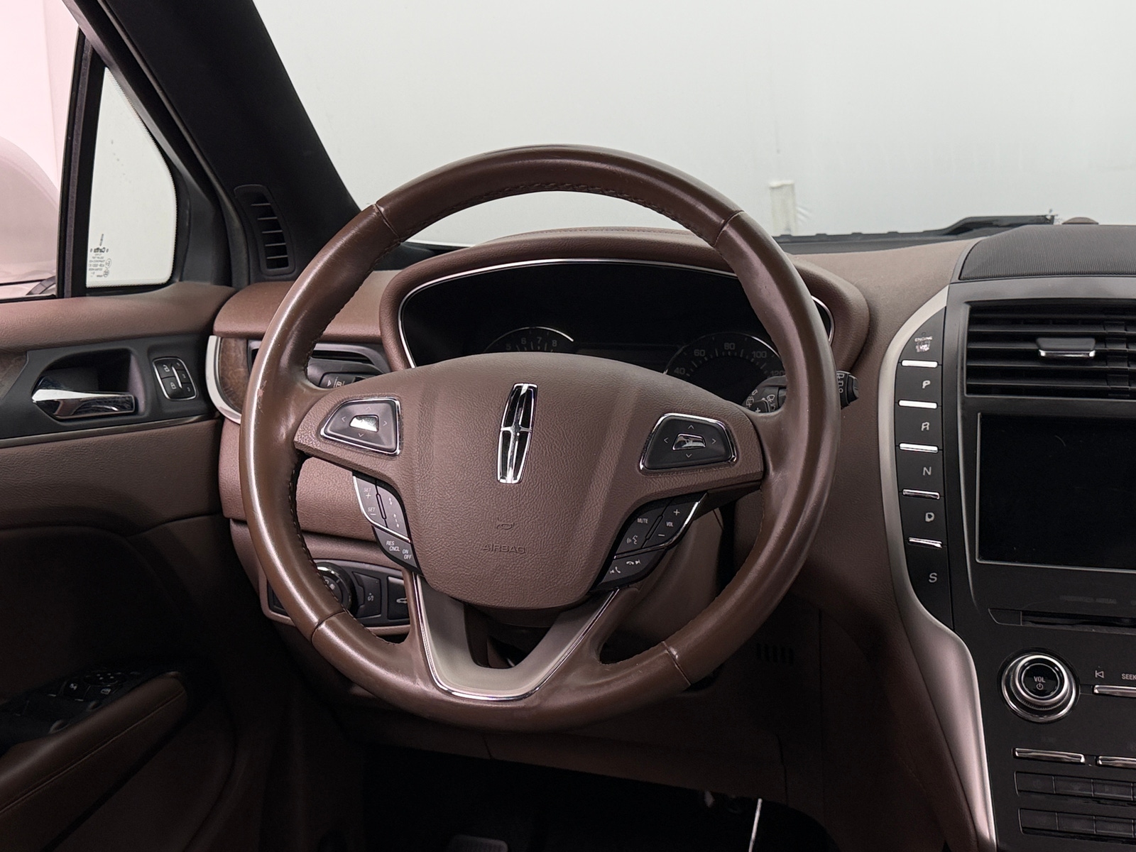 Thumbnail: 2017 Lincoln MKC - 4