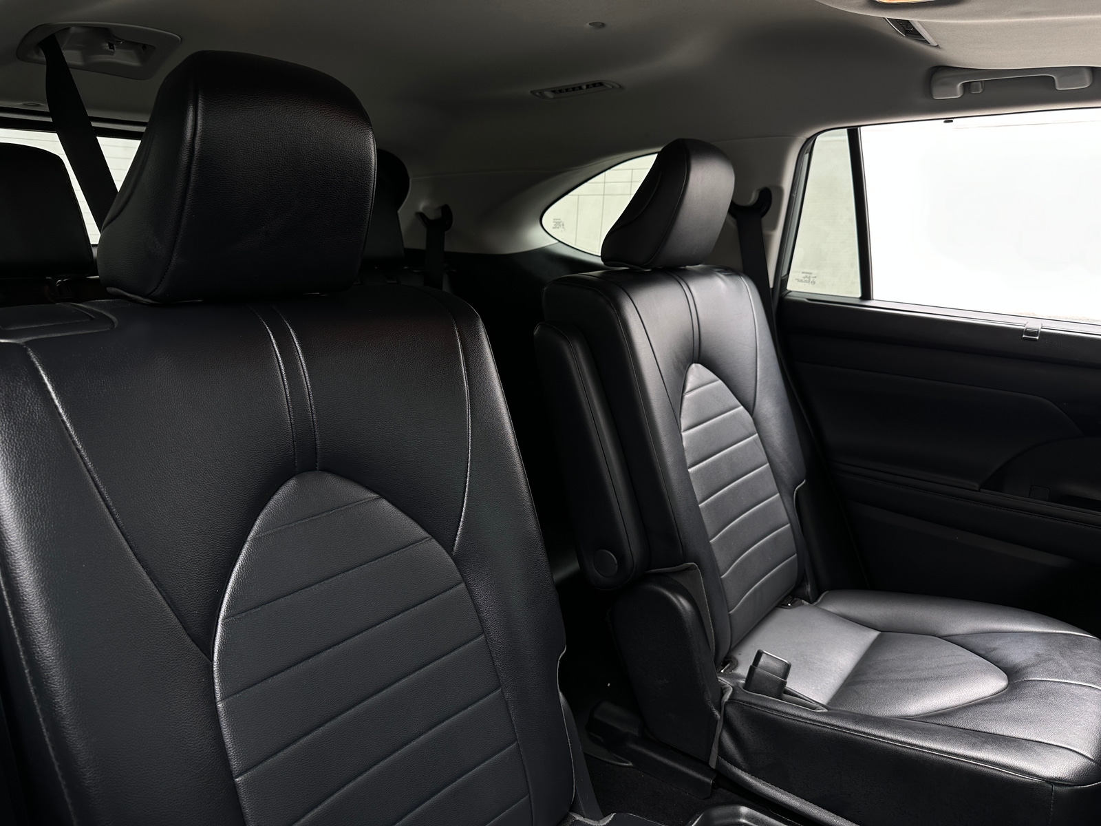 Thumbnail: 2022 Toyota Highlander - 5