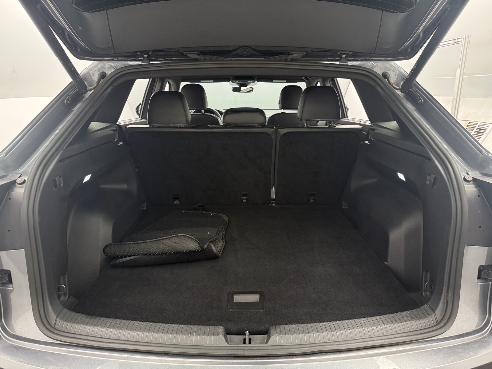 Thumbnail: 2024 Volkswagen Atlas - 6
