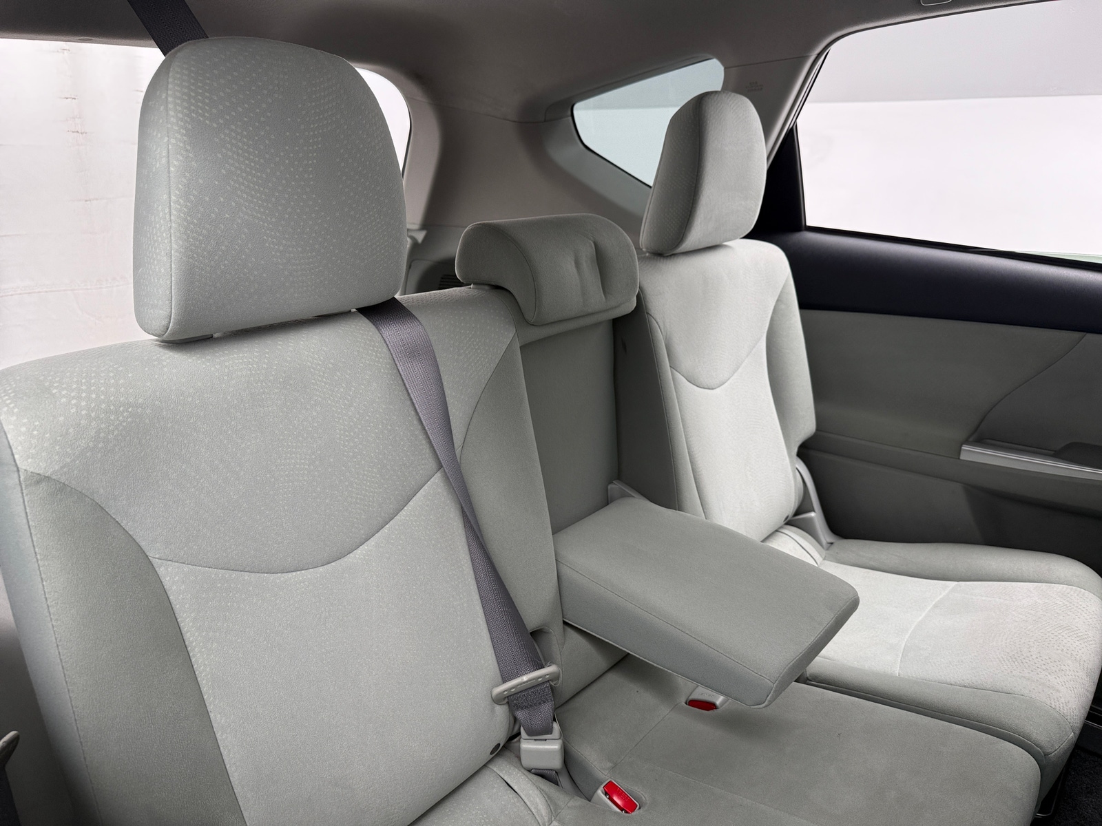 Thumbnail: 2012 Toyota Prius v - 6