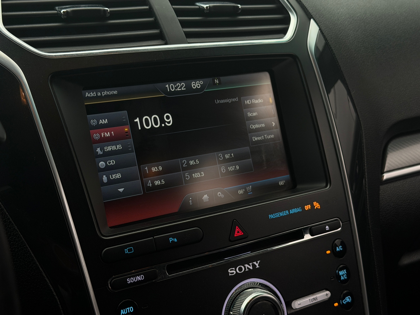 Thumbnail: 2016 Ford Explorer - 3