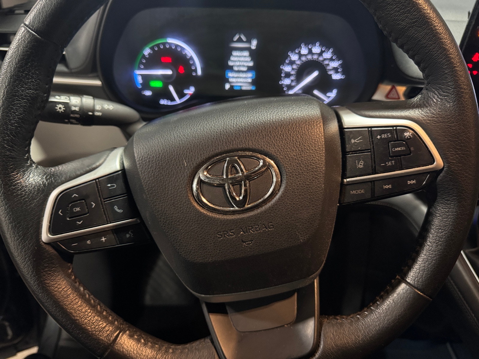 Thumbnail: 2023 Toyota Sienna - 4