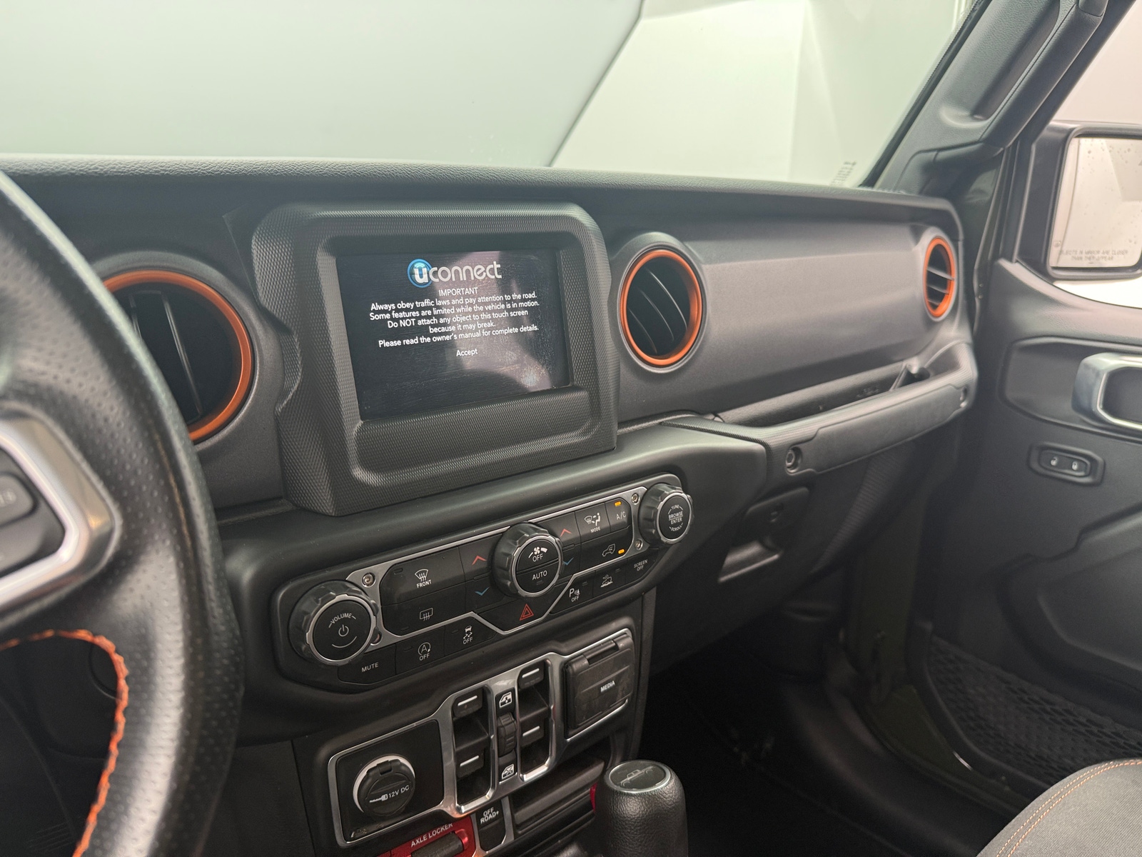 Thumbnail: 2021 Jeep Gladiator - 4