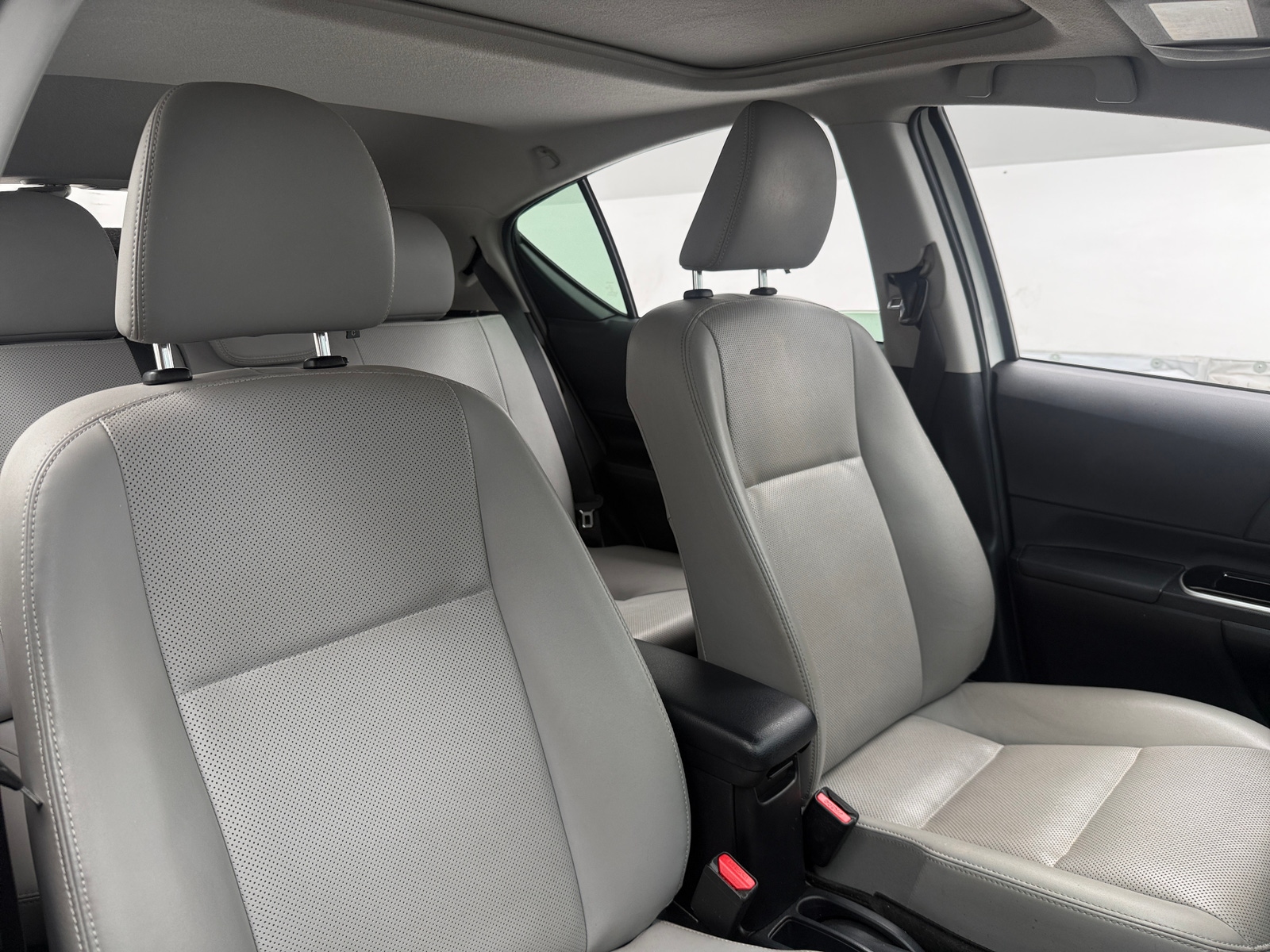 Thumbnail: 2018 Toyota Prius c - 2