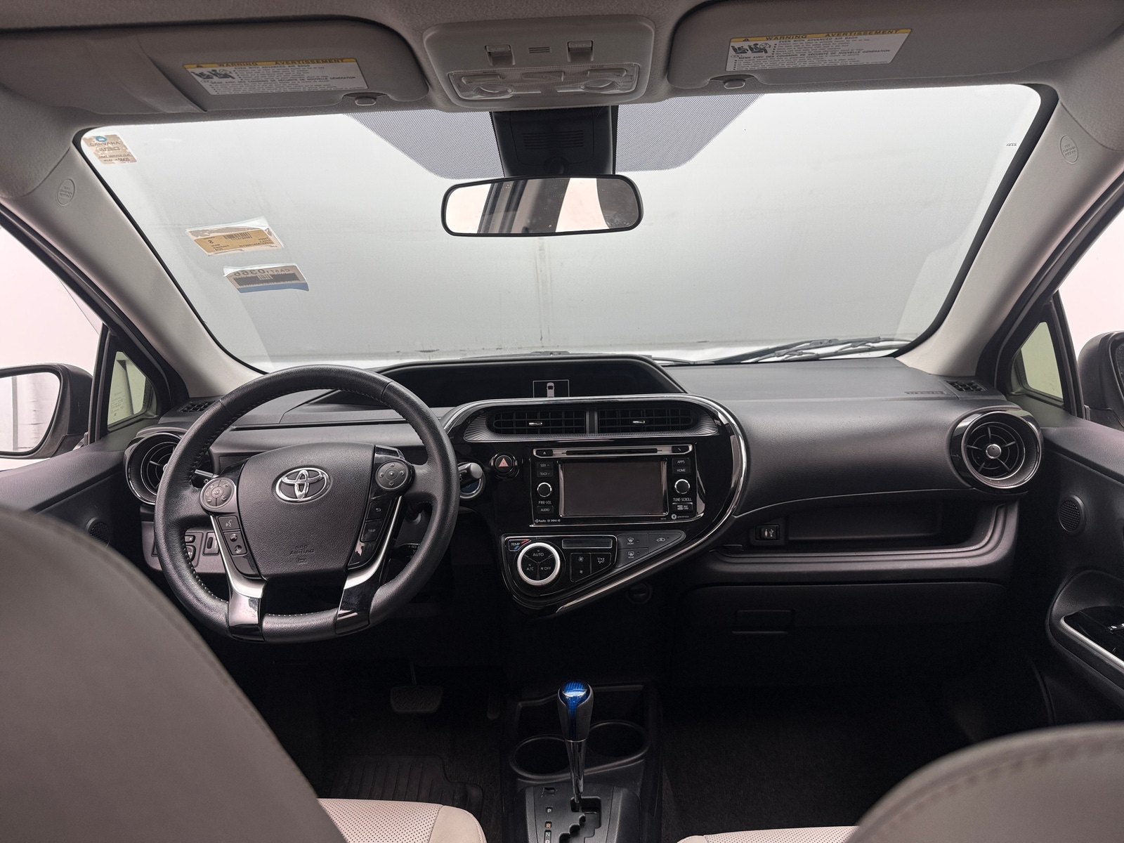 Thumbnail: 2018 Toyota Prius c - 3