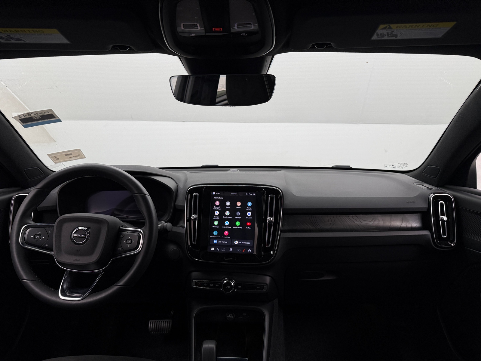 Thumbnail: 2023 Volvo C40 - 2