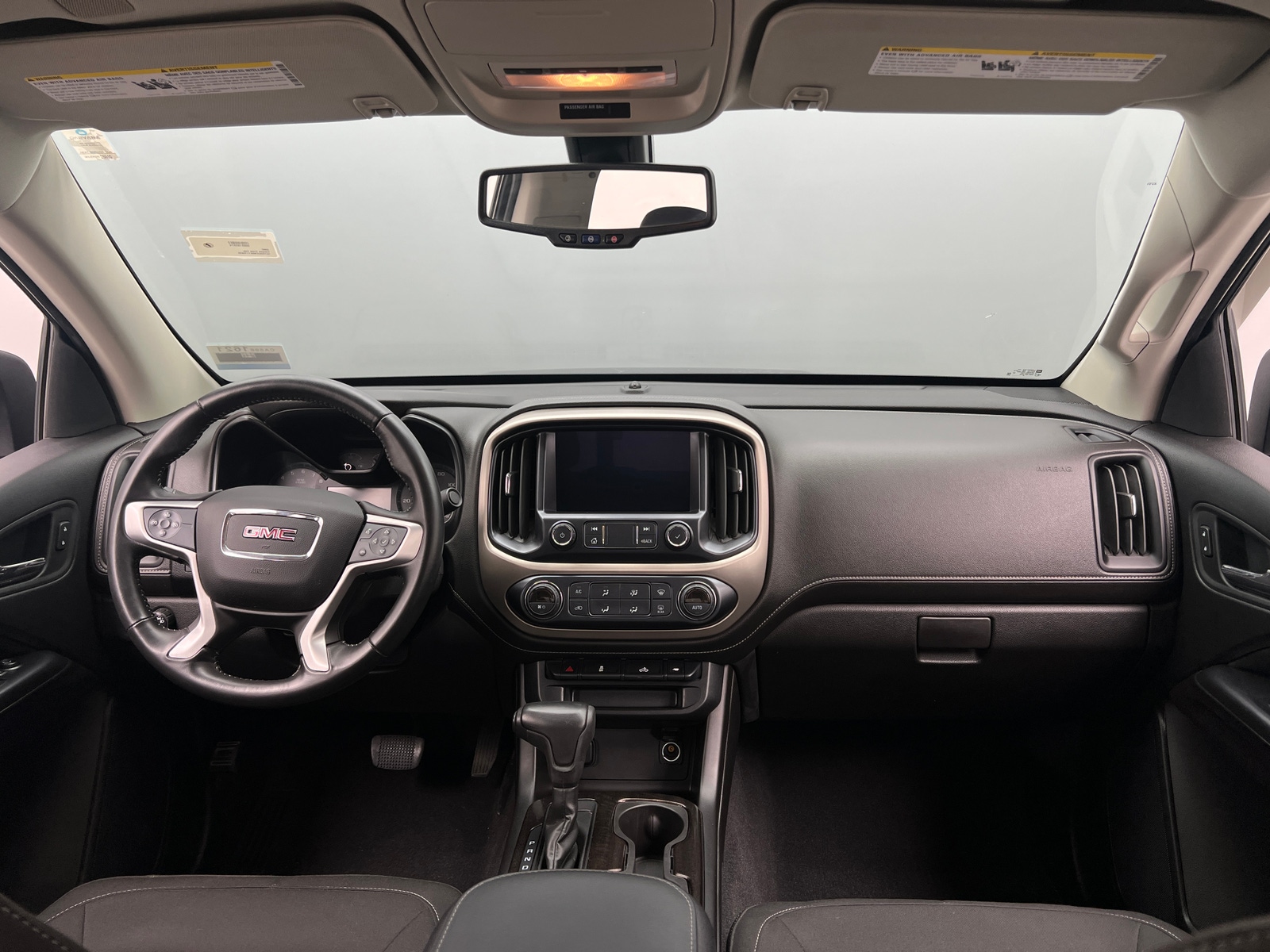 Thumbnail: 2019 GMC Canyon - 3