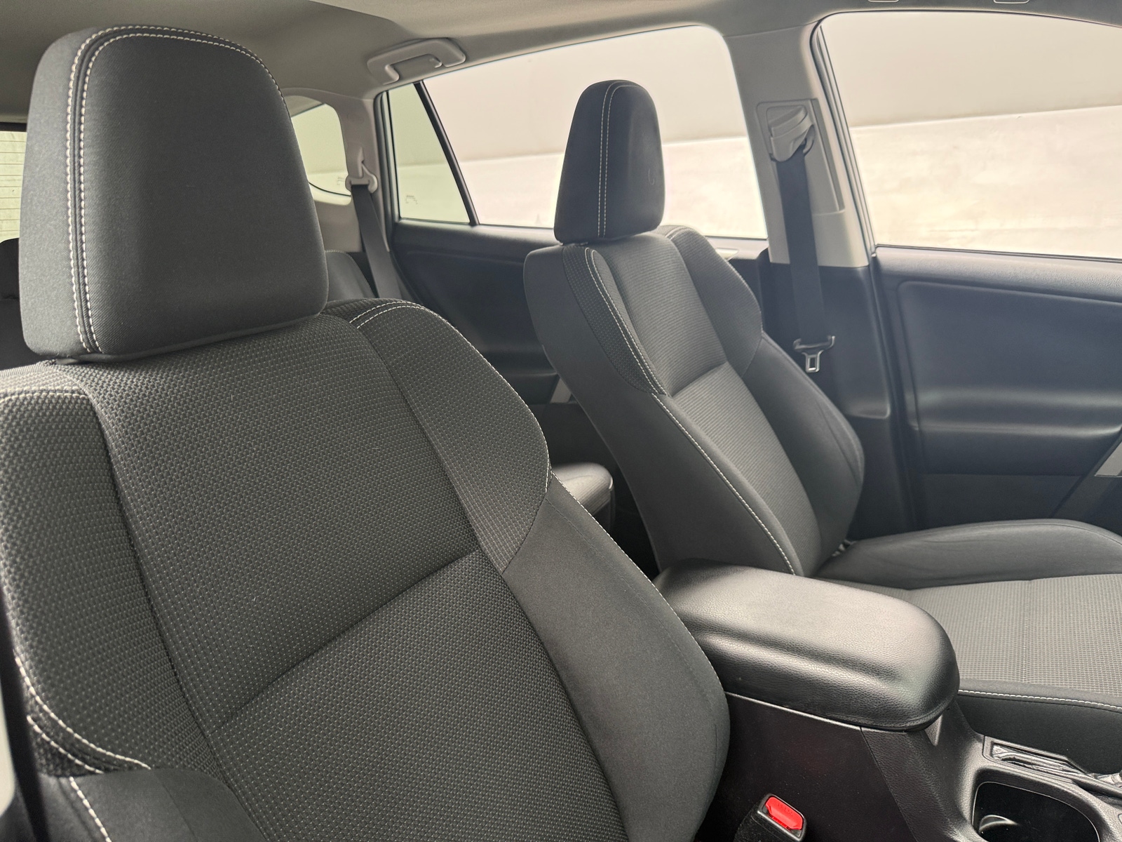Thumbnail: 2018 Toyota RAV4 - 2