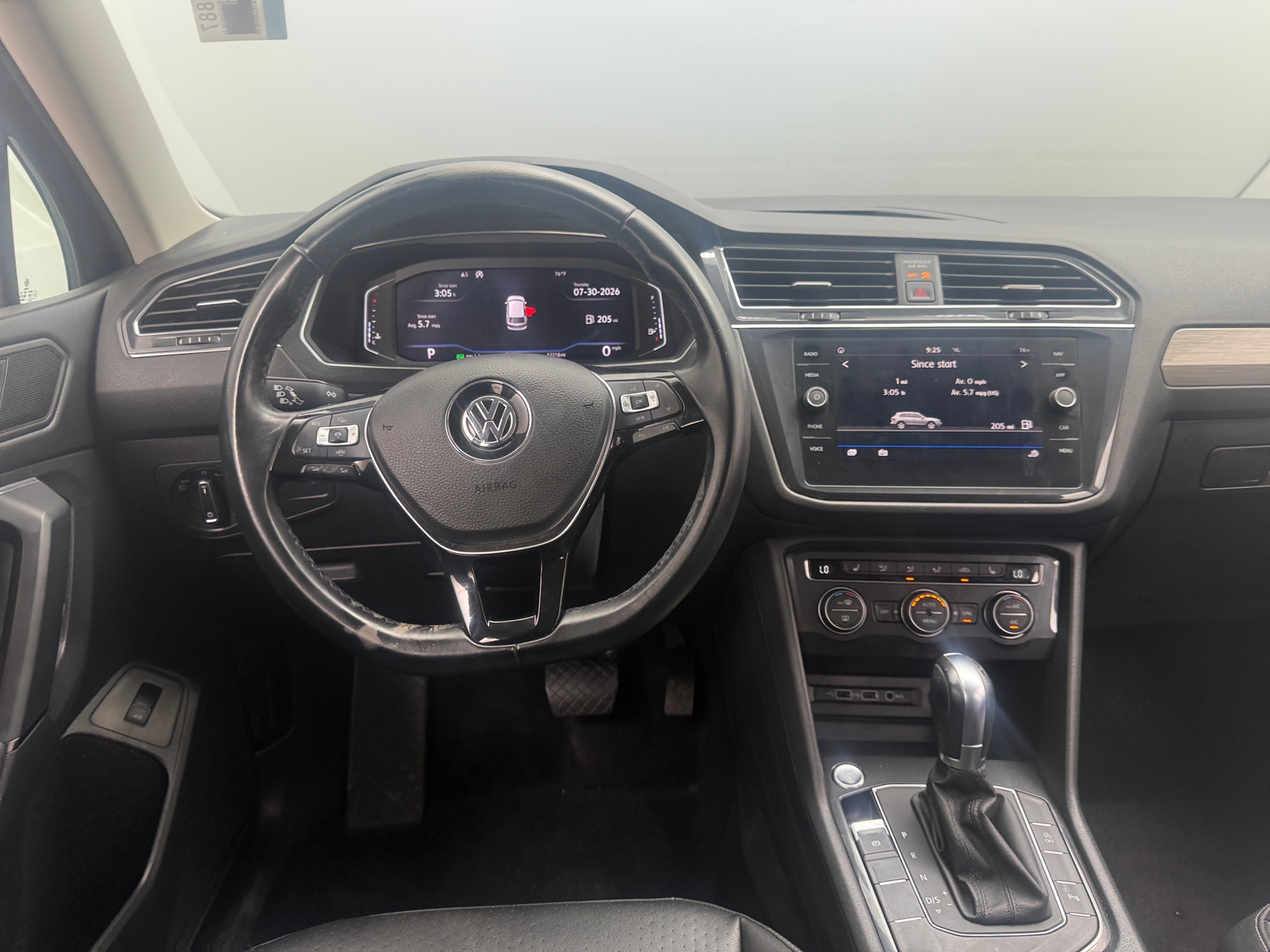Thumbnail: 2019 Volkswagen Tiguan - 4