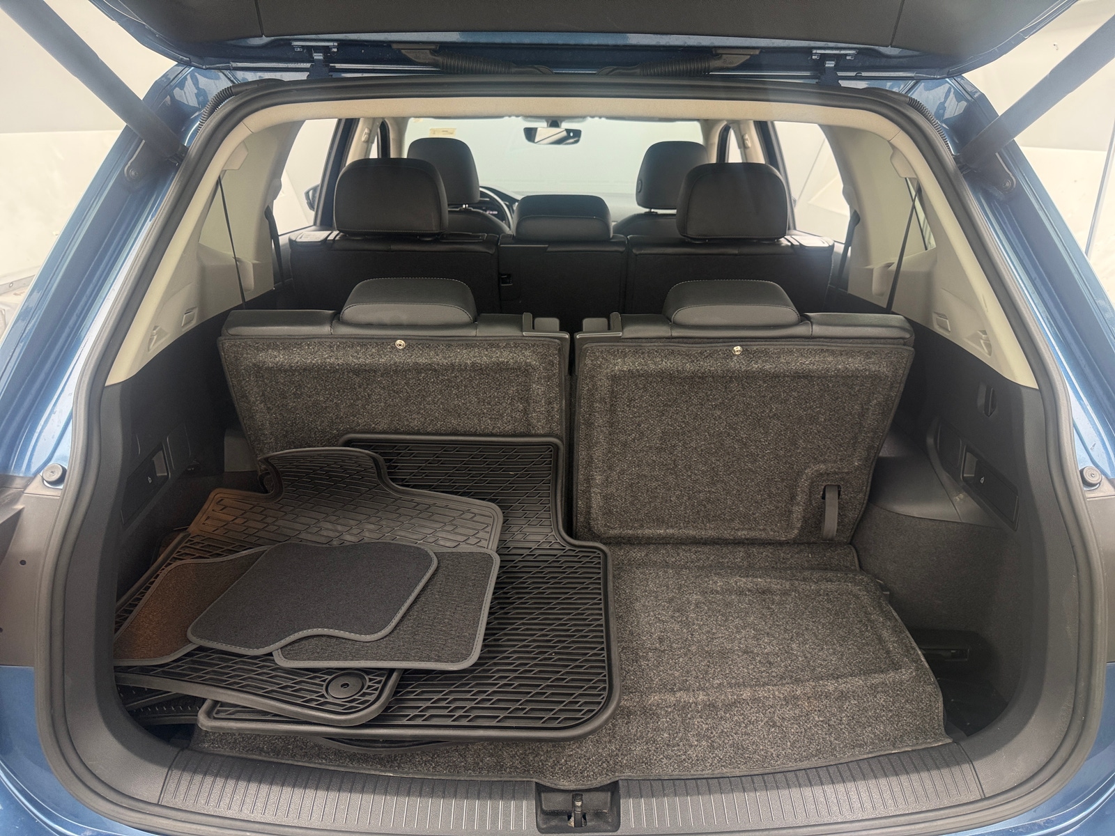 Thumbnail: 2019 Volkswagen Tiguan - 6