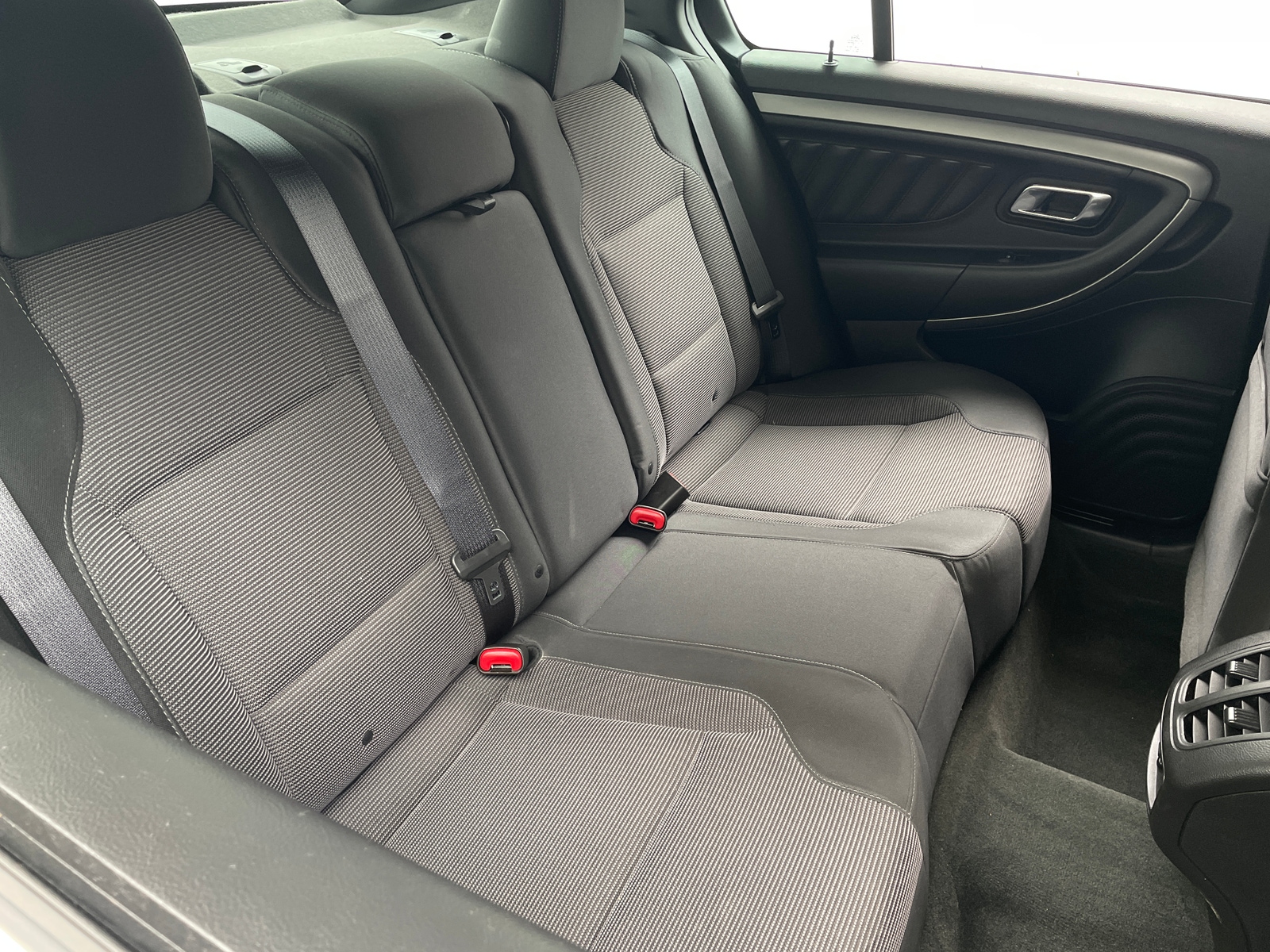 Thumbnail: 2016 Ford Taurus - 6