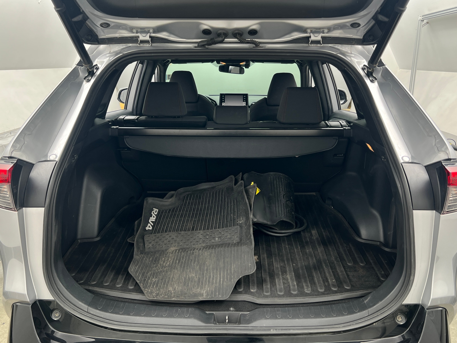 Thumbnail: 2021 Toyota RAV4 - 7