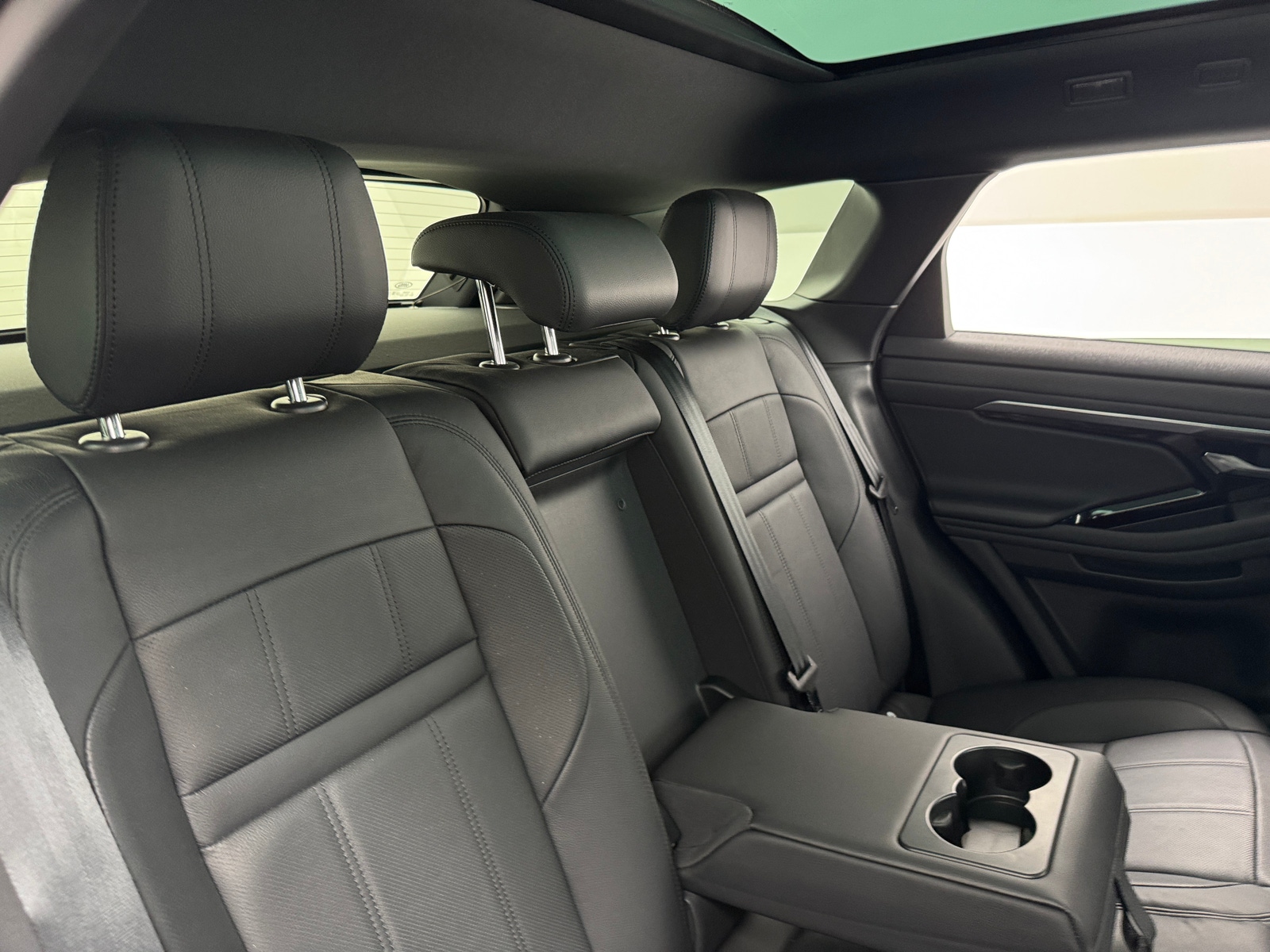 Thumbnail: 2021 Land Rover Range Rover Evoque - 5